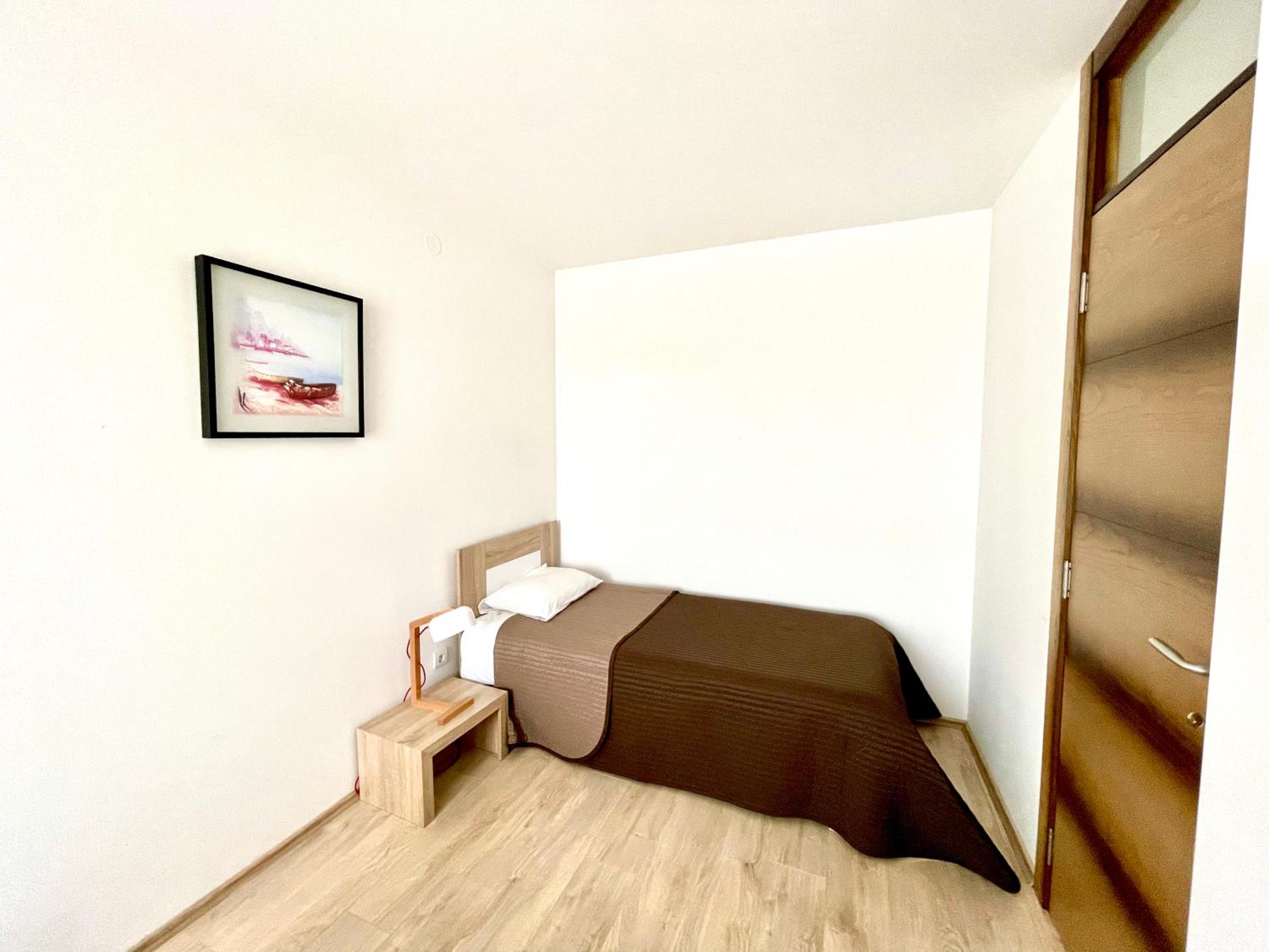 Cozy apartments in Belgrade, Čukarica, Železnik, free parking and WiFi view 2