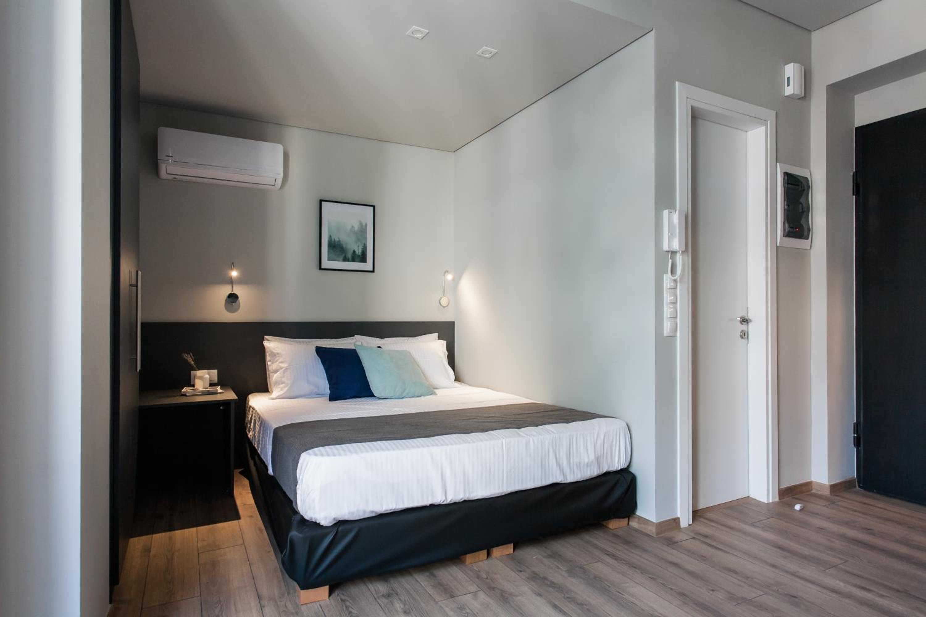 WYZ Athens Apartments by UPSTREET