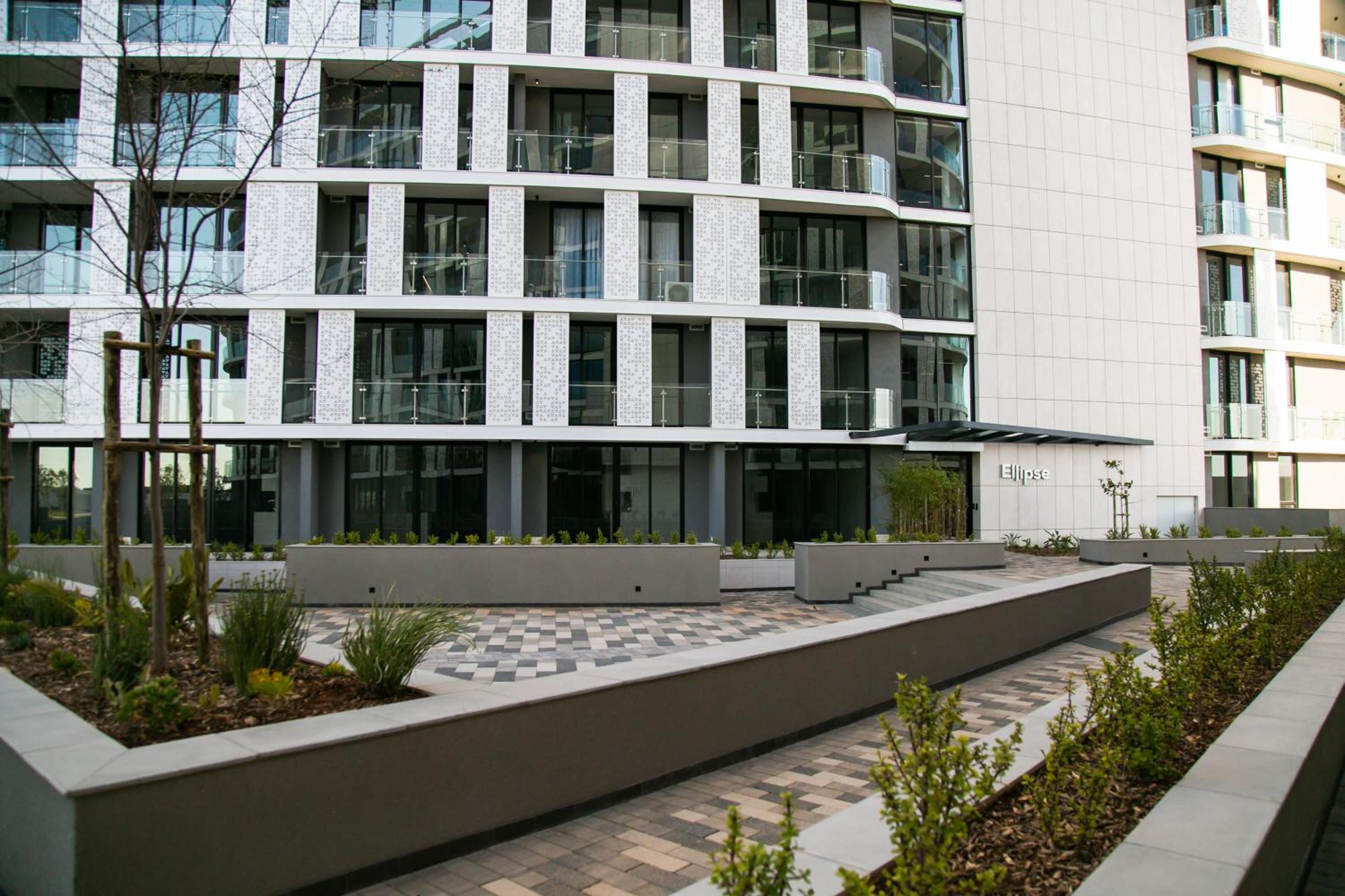 Hotel Ellipse Waterfall Upmarket Apartment - Image 1