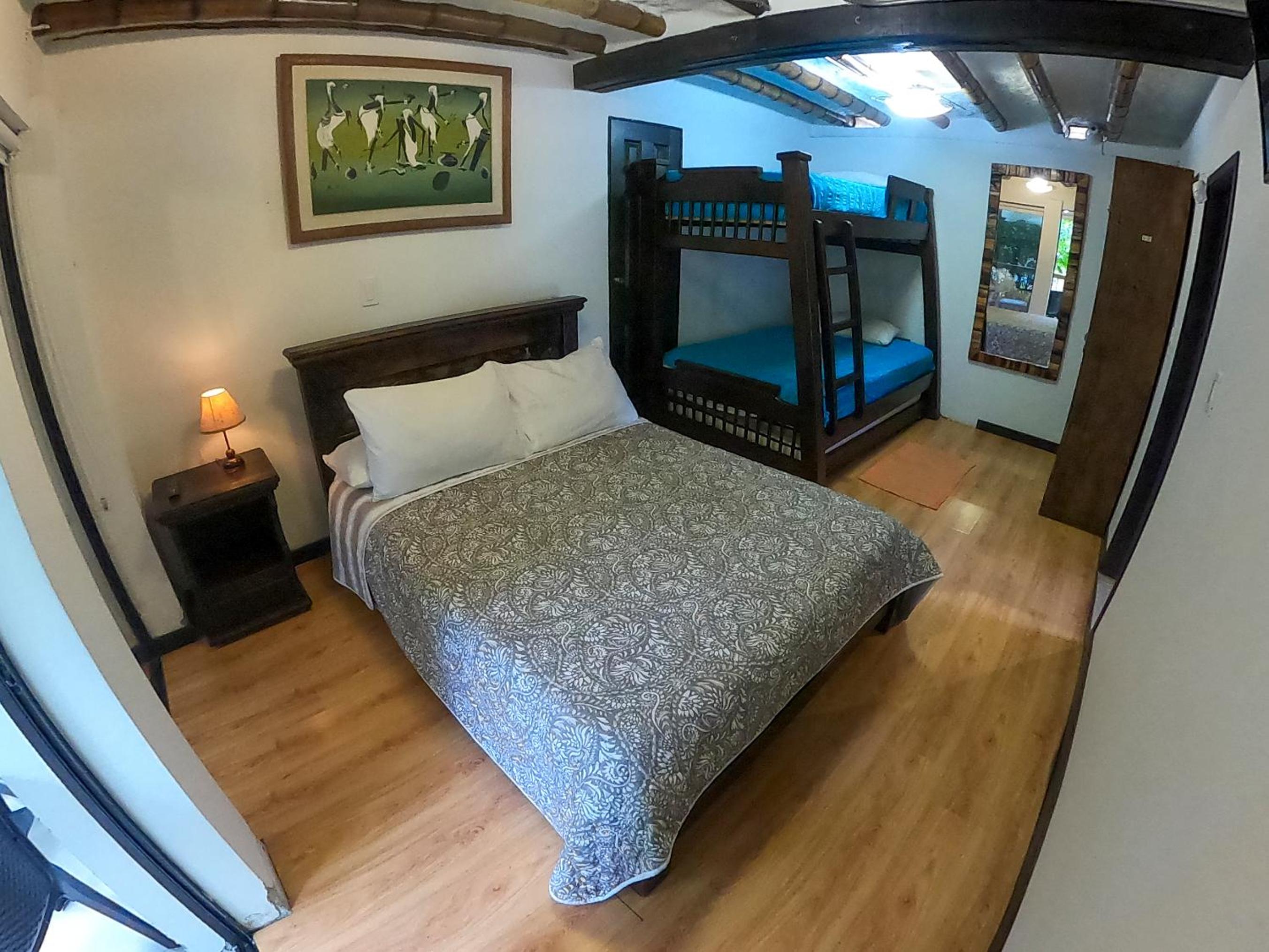 Hotel Campestre Lagos de Venecia - Chalet, glamping, camping y overlanding view 5