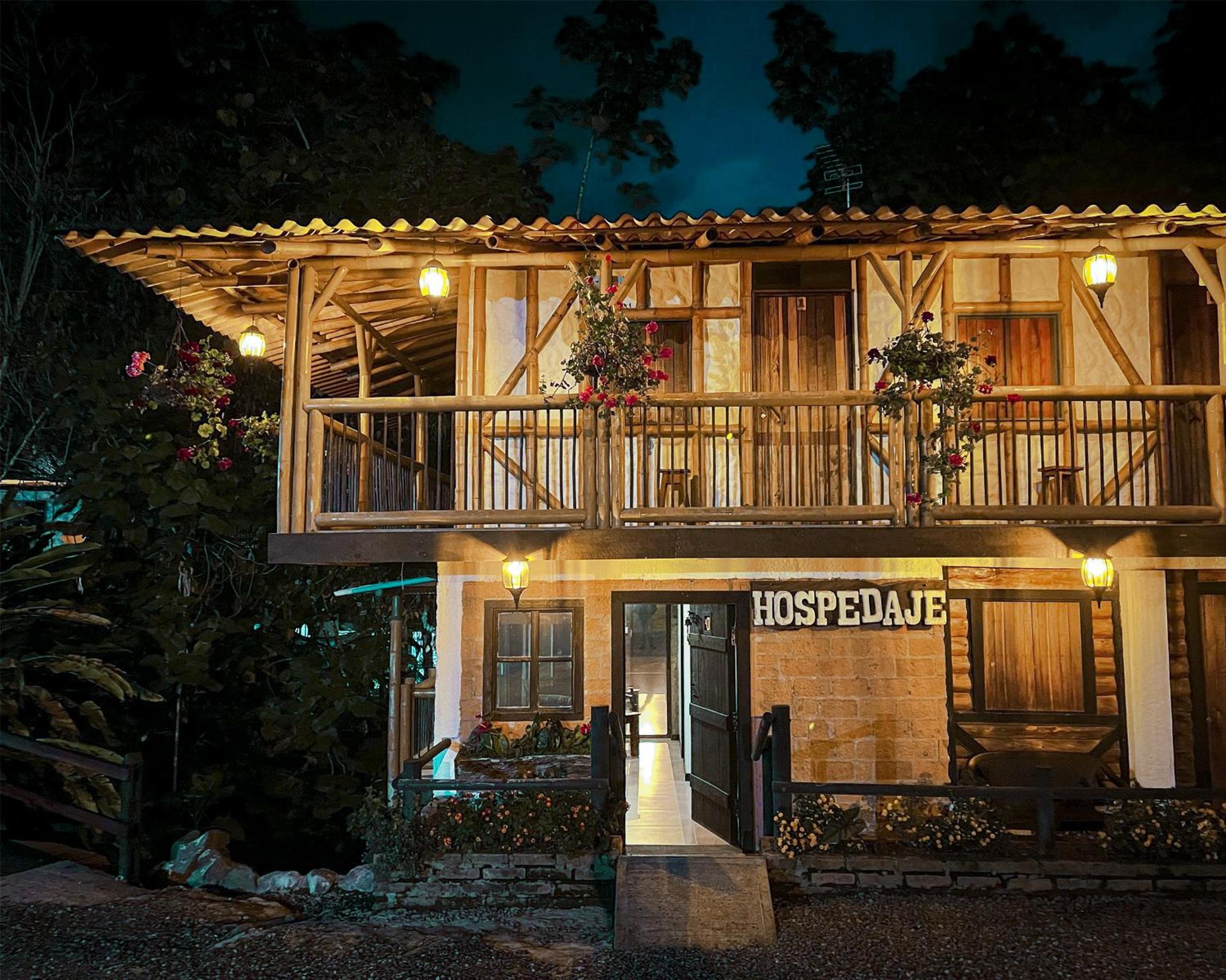 Hotel Campestre Lagos de Venecia - Chalet, glamping, camping y overlanding view 3