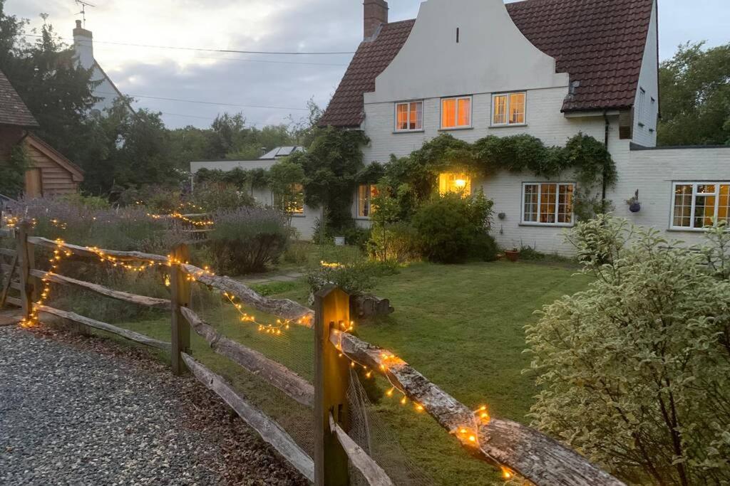 Pretty Country Home Dog Friendly On Request view 2