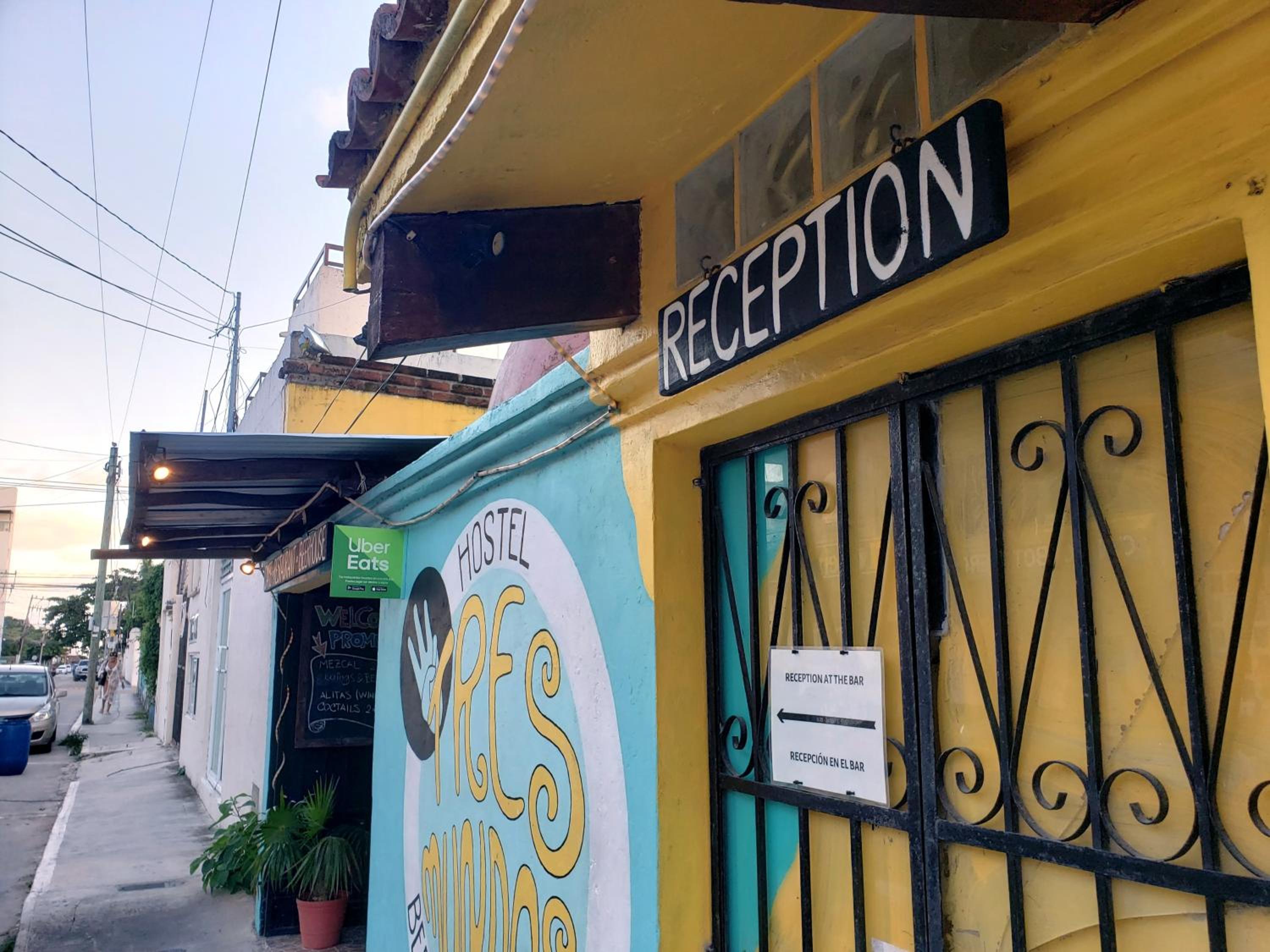 Hotel Tres Mundos Hostel - Image 1