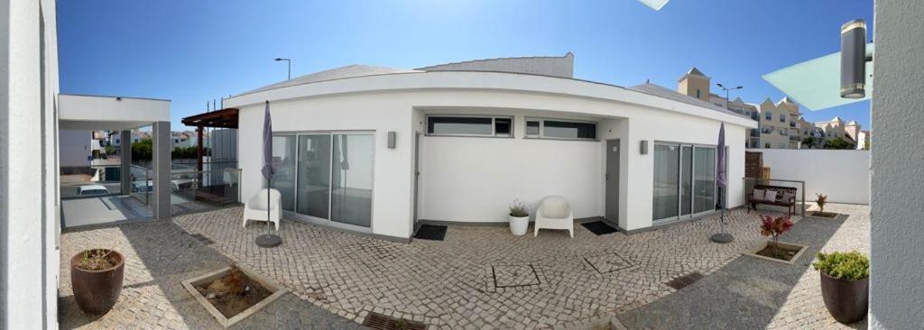 Hotel KR Hotels - Albufeira Lounge - Image 1