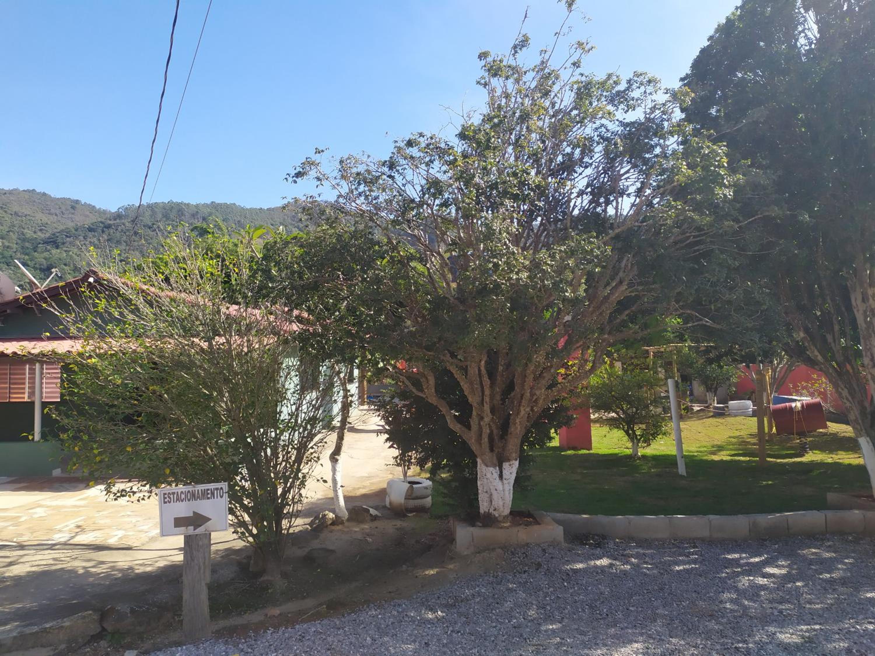 Chácara com piscina área de lazer completa estilo rústico em Socorro