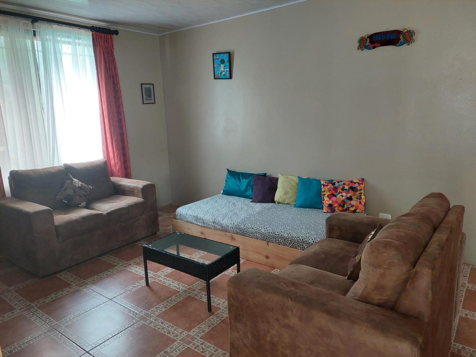 Hospedaje Casa THIREMA Tortuguero