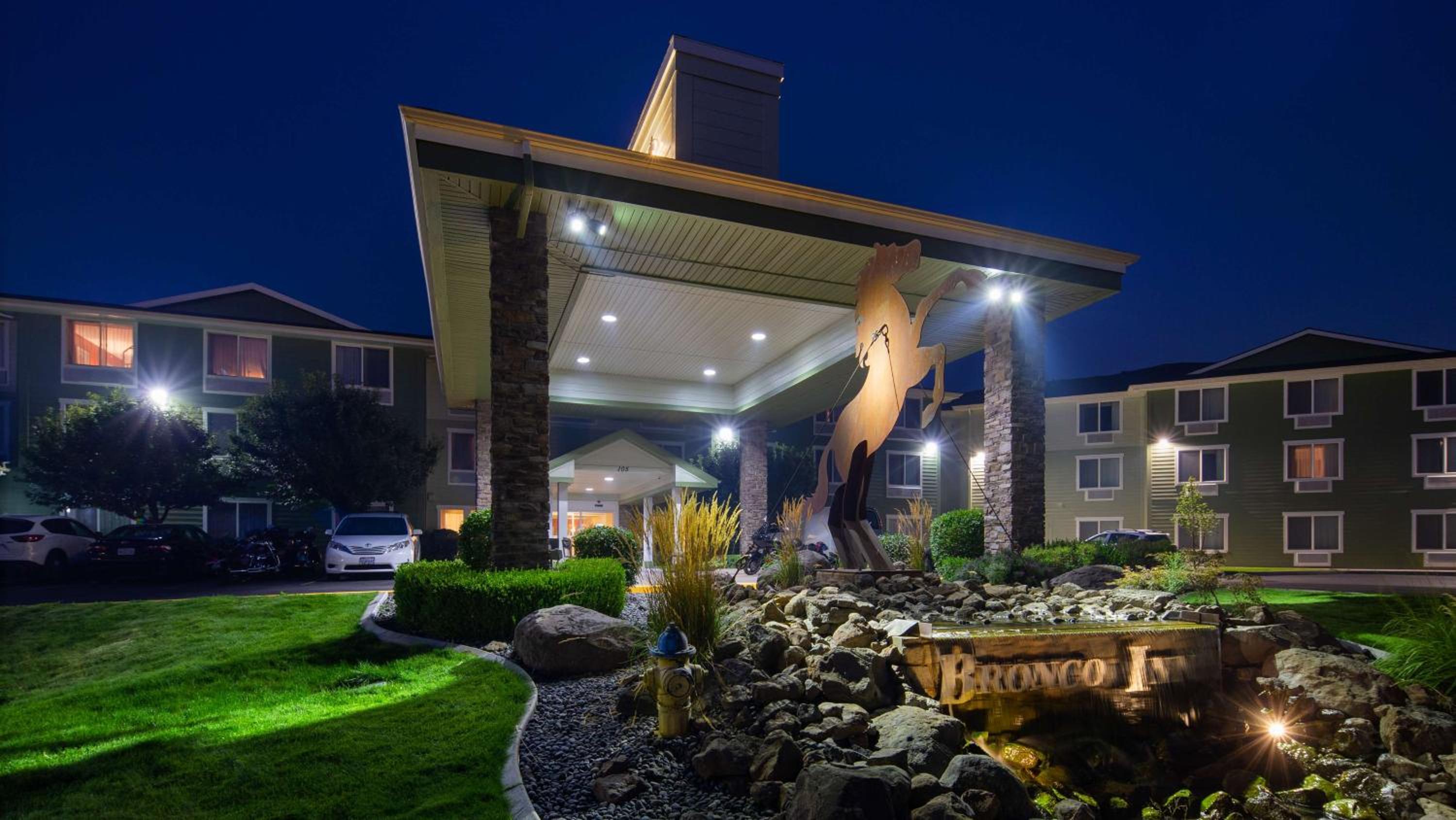 Hotel Best Western Bronco Inn - Image 1