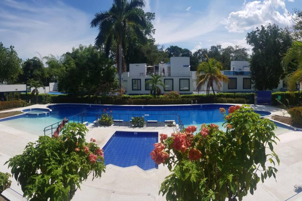 Casa de Verano Condominio Mediterráneo en Carmen de Apicalá