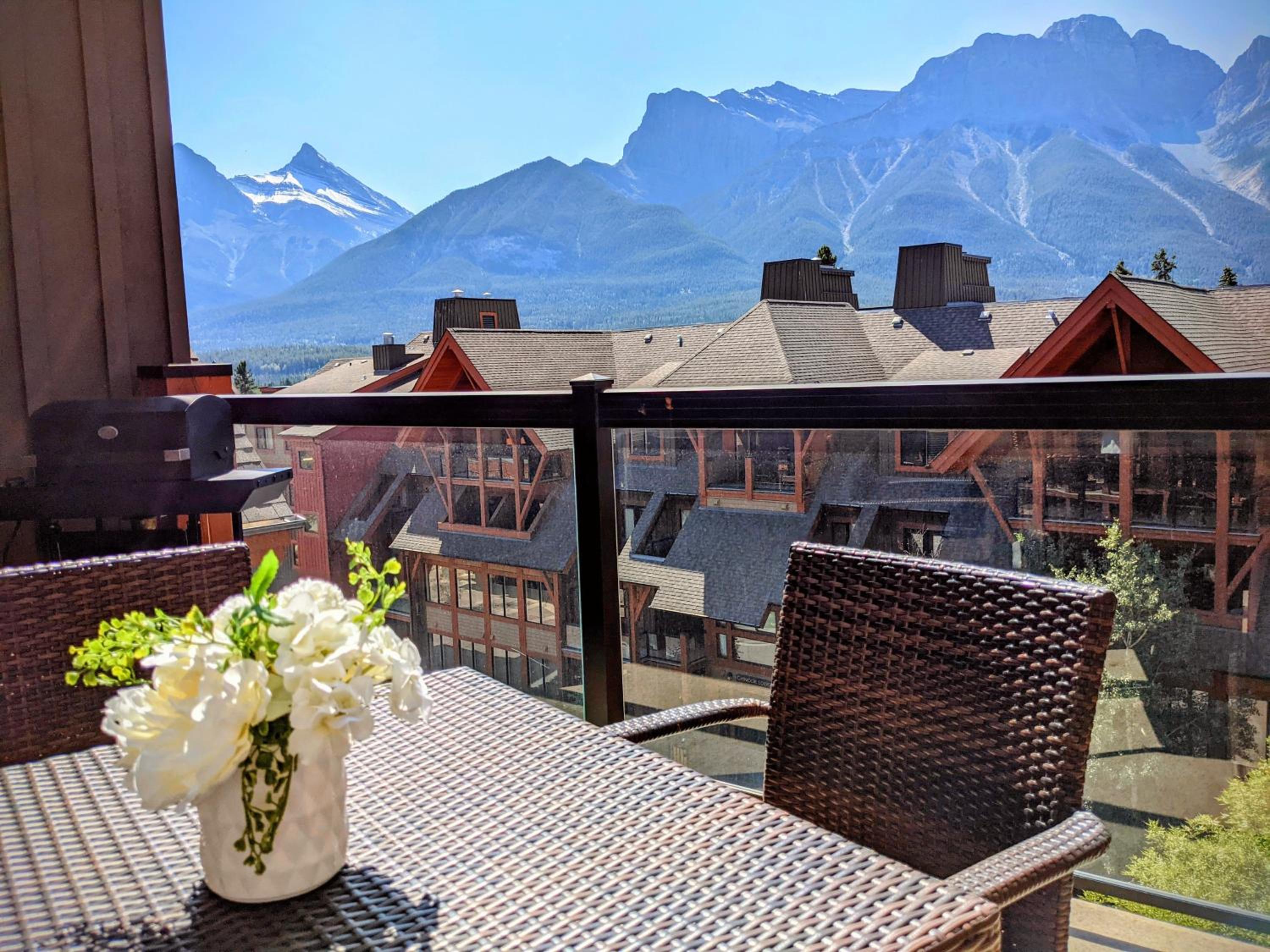 Spectacular Penthouse With Amazing Views, Indoor Pool and Hot tub