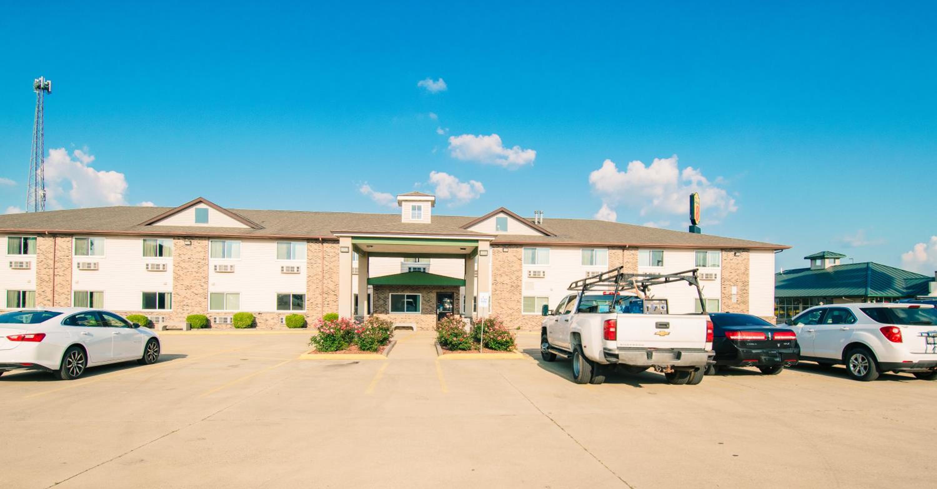 Miscellaneous Market Vacations - Super 8 by Wyndham McLean/Bloomington SW - Property Image 4
