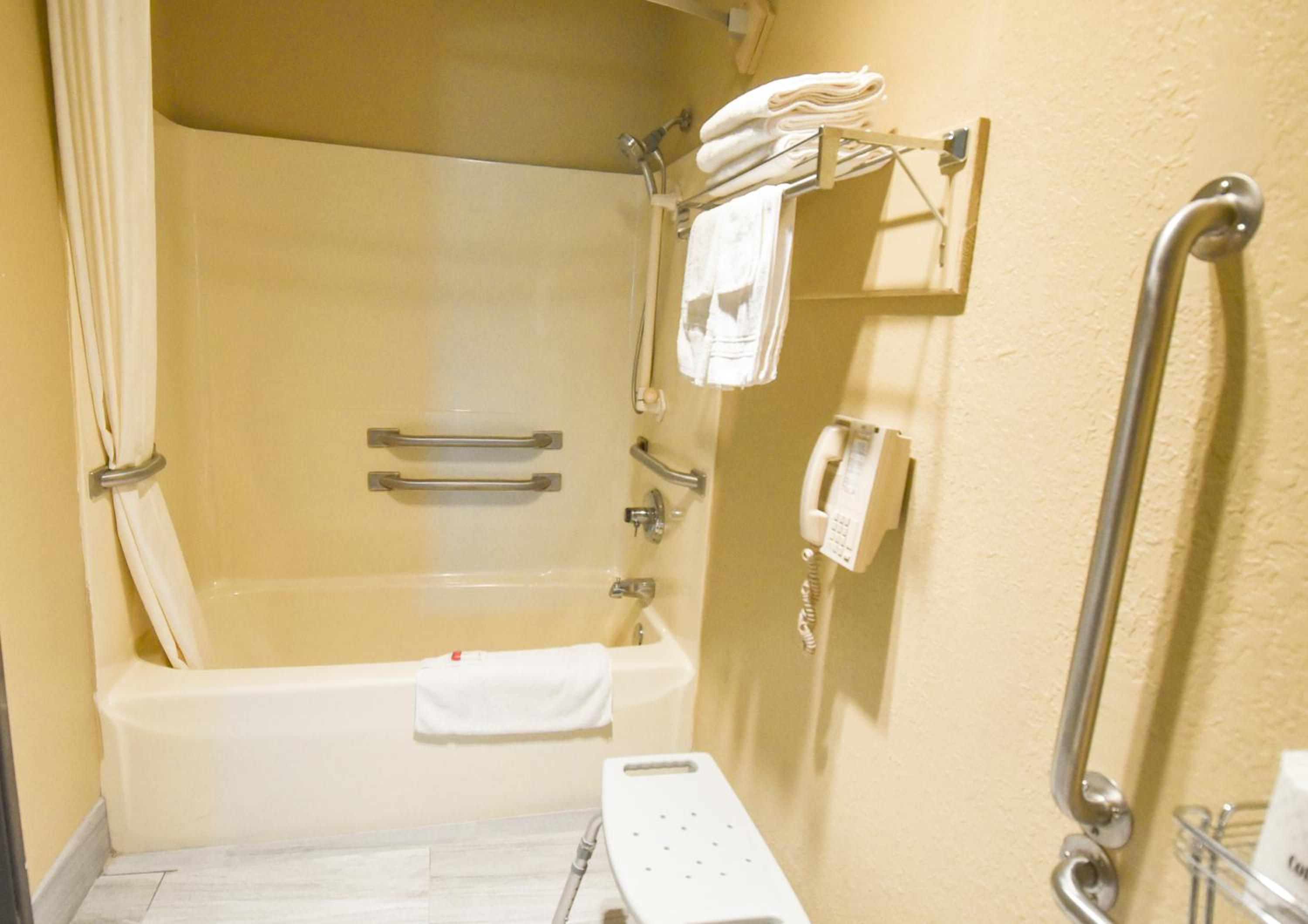 Super 8 by Wyndham McLean/Bloomington SW - Property Image 8