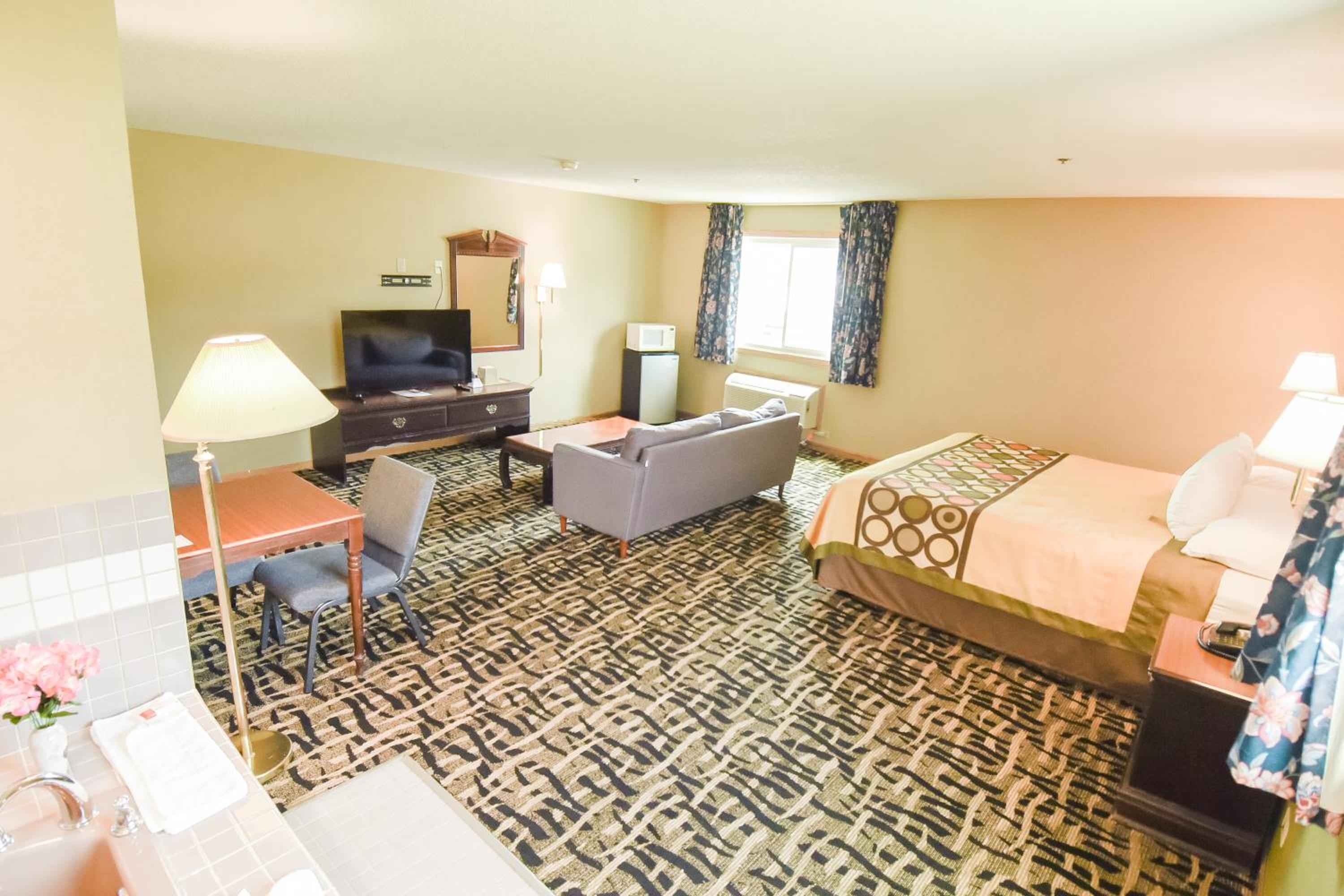 Super 8 by Wyndham McLean/Bloomington SW - Property Image 18