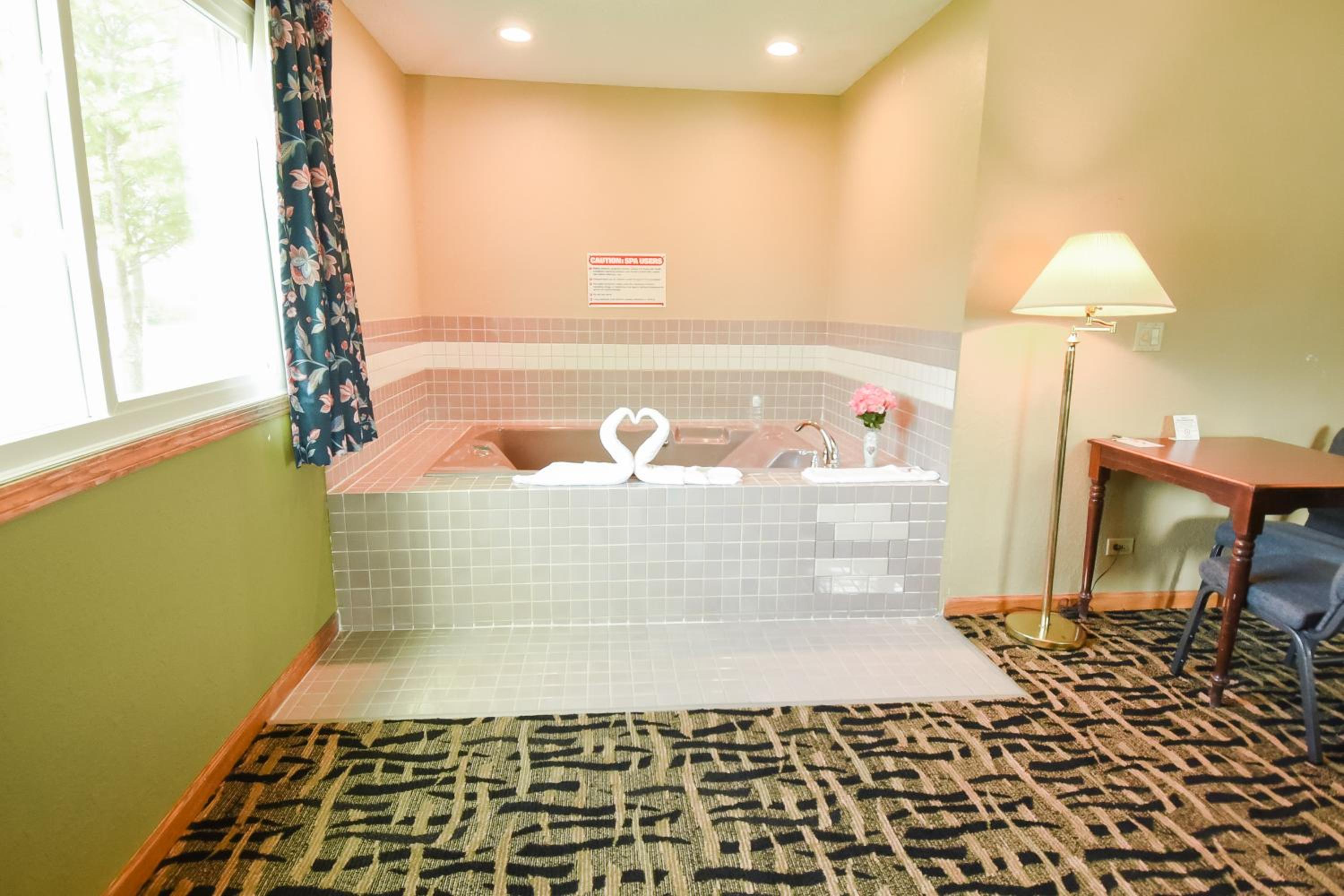 Super 8 by Wyndham McLean/Bloomington SW - Property Image 4