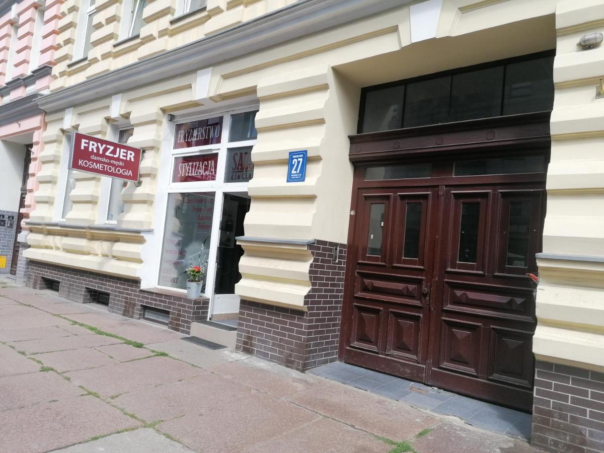 Hostel Tulip - Pokój 5 ze wspólną łazienką i kuchnią view 5