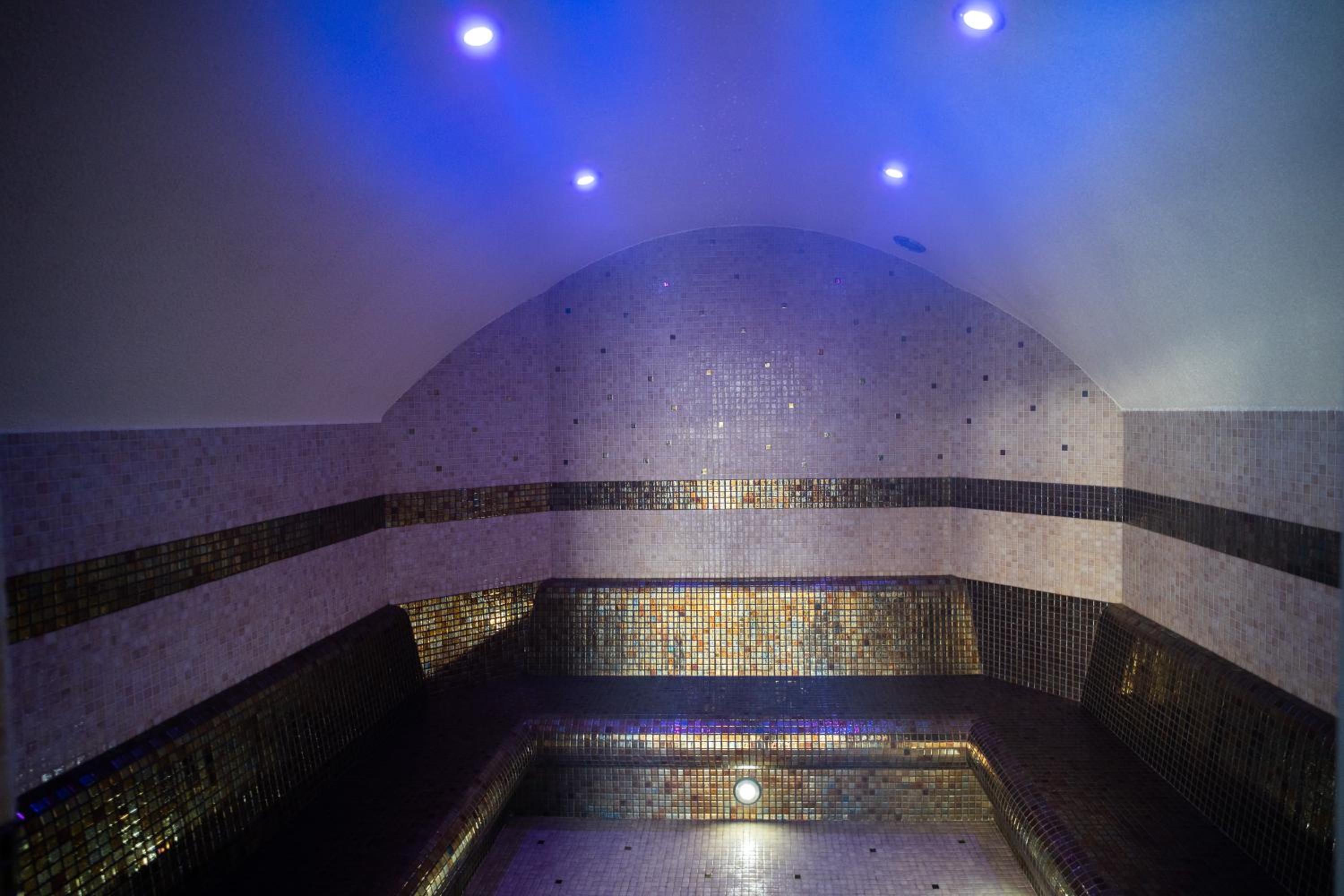 Jacuzzi