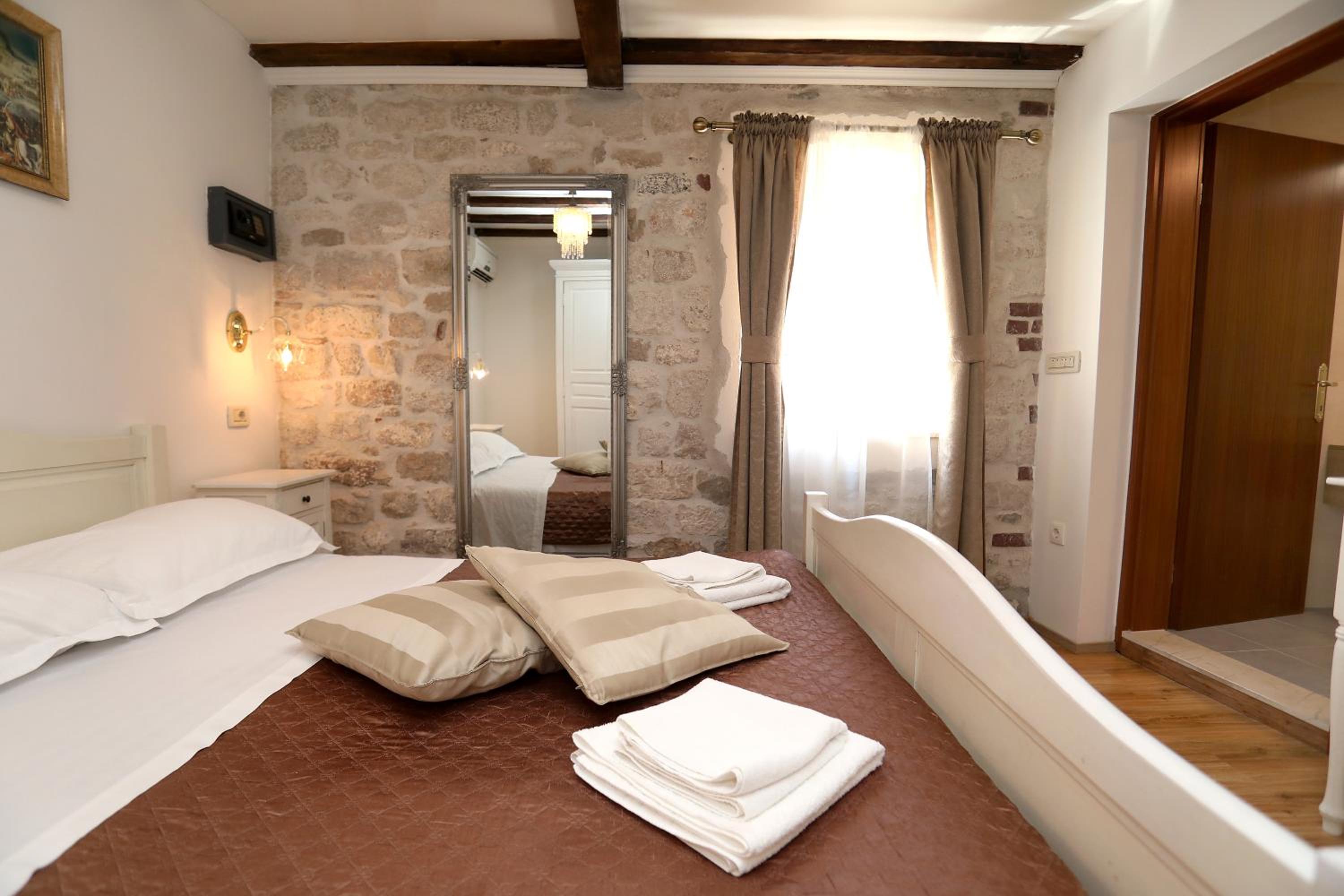 Villa Carrara view 4