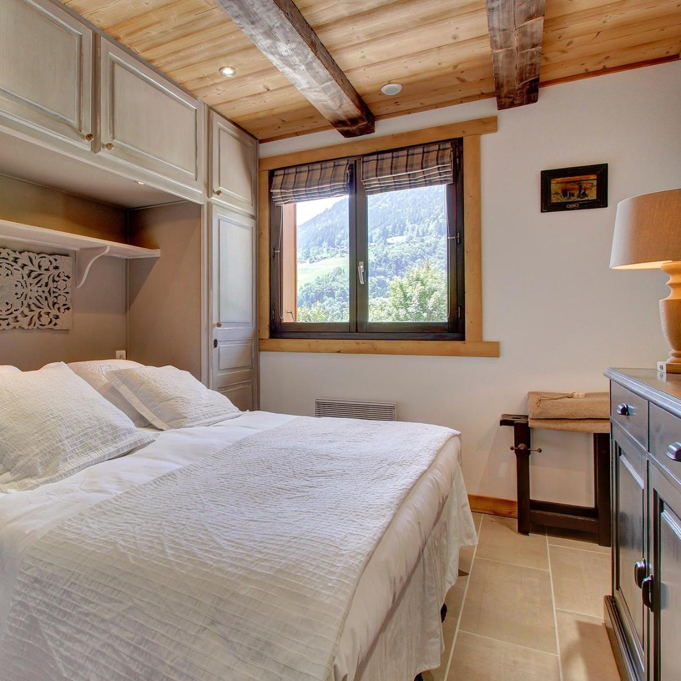 L'Ours Blanc Lodge view 2