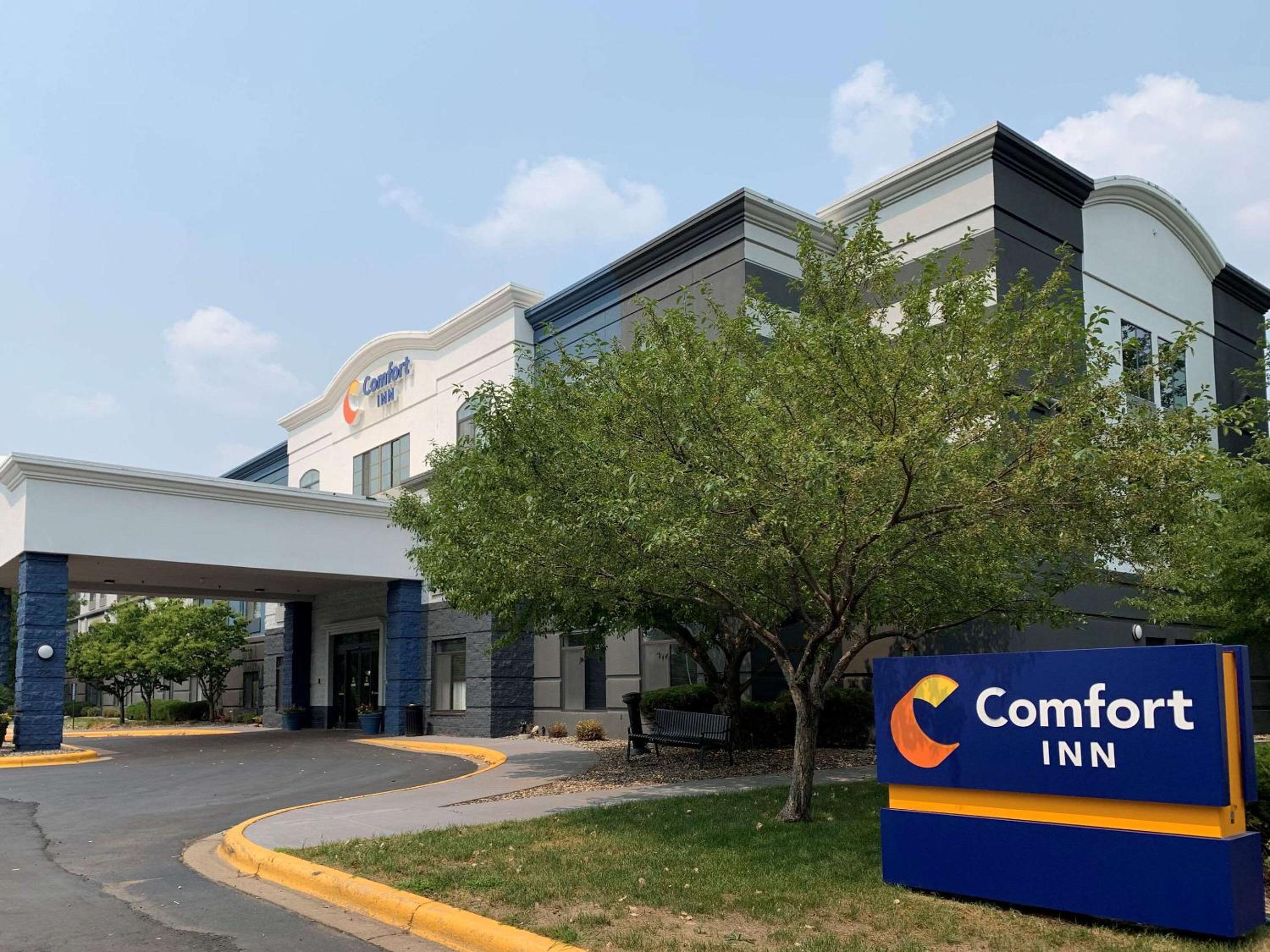Minneapolis / St Paul Vacations - Comfort Inn Saint Paul East - Property Image 1
