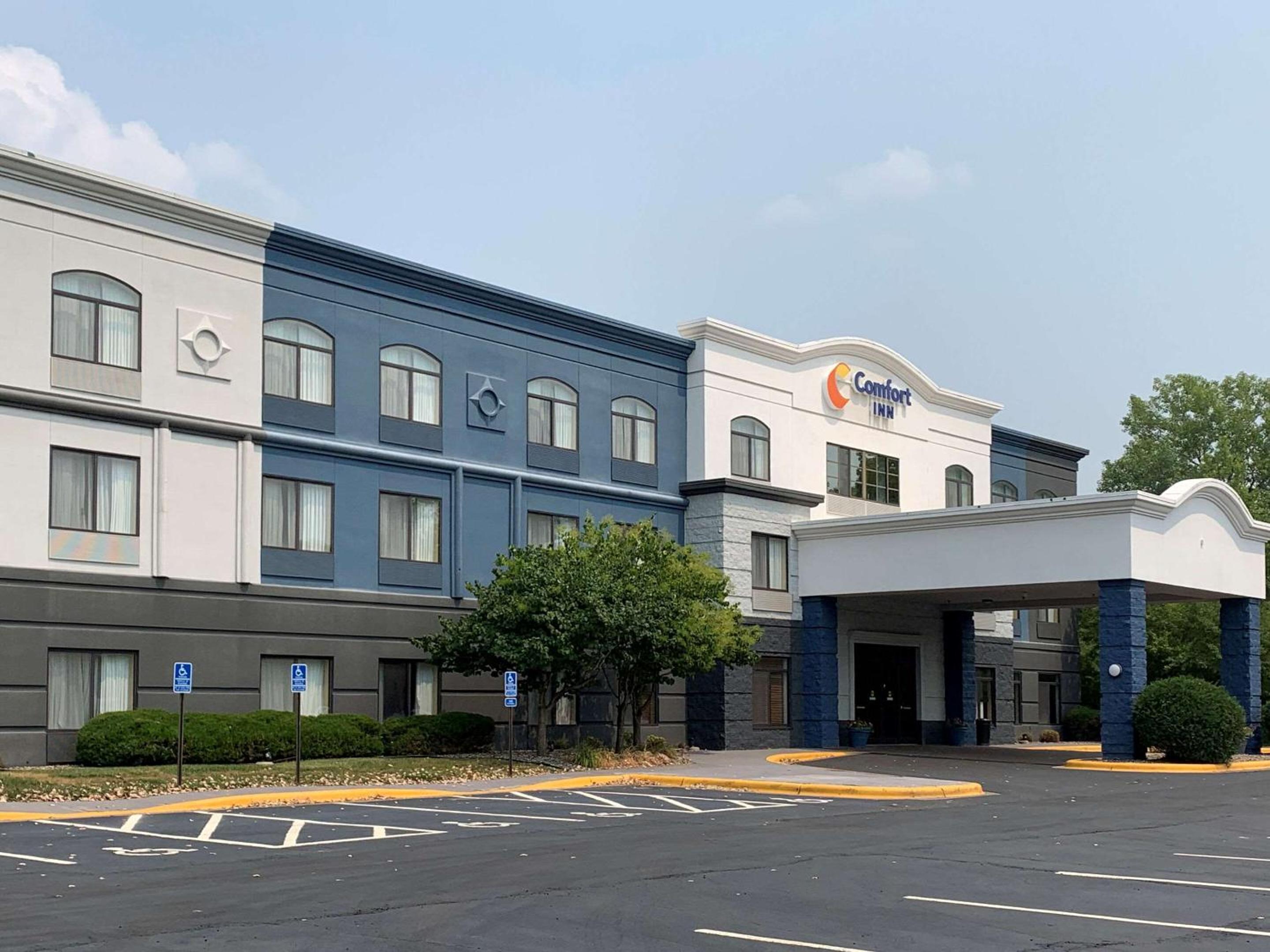 Minneapolis / St Paul Vacations - Comfort Inn Saint Paul East - Property Image 3
