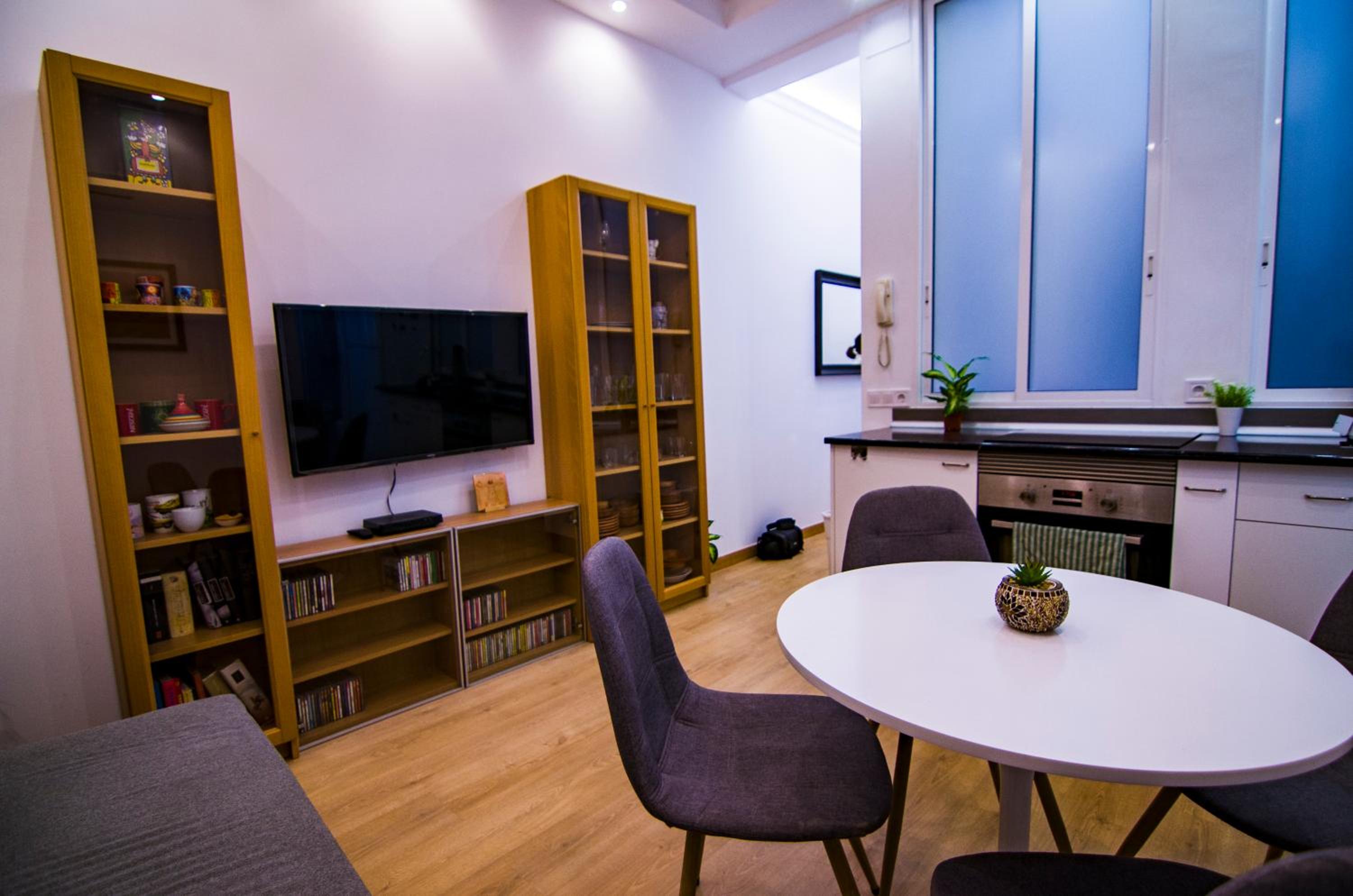 Piso VIP Anton Martin. Madrid Centro. photo 2