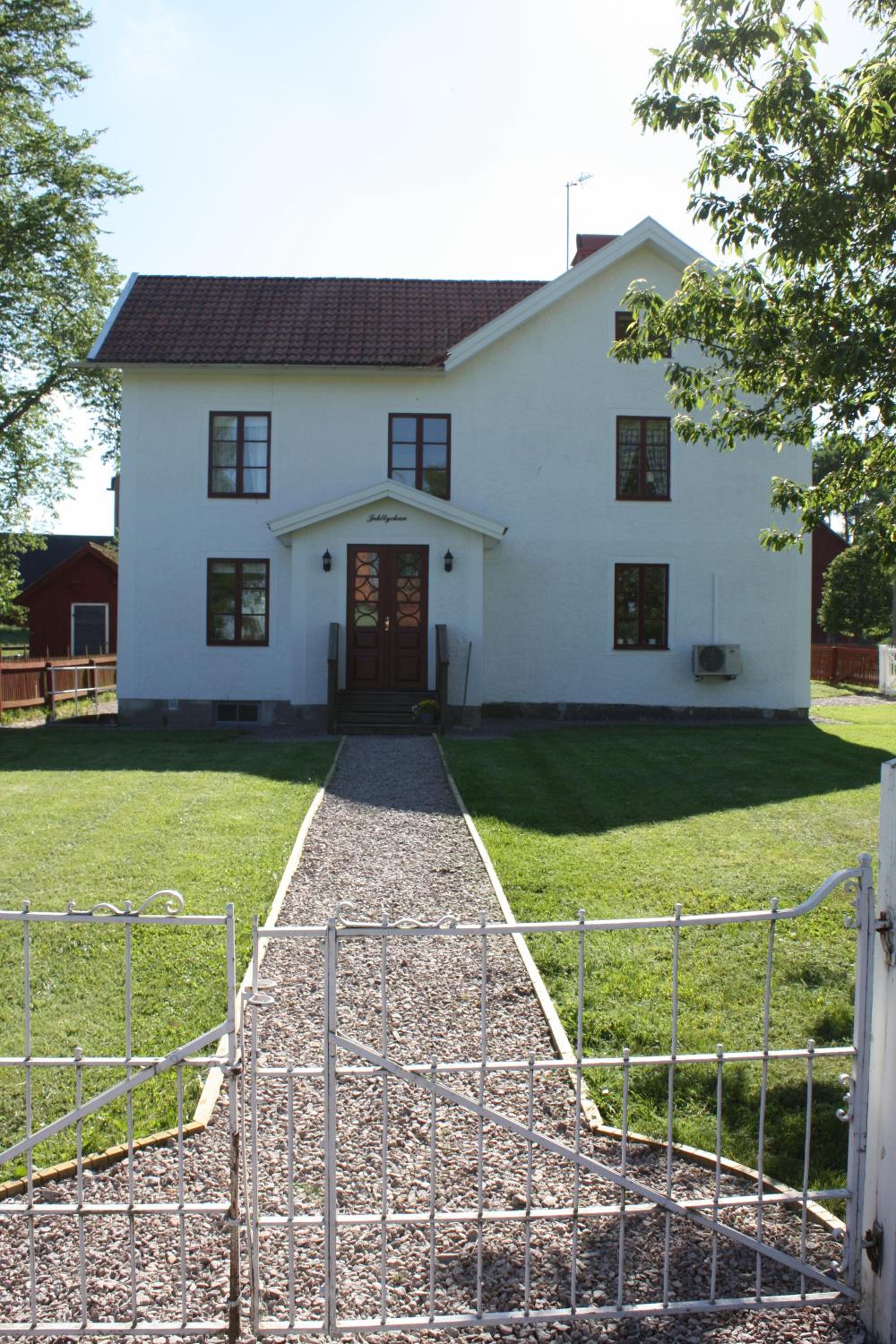 Jaktlyckan, Tuna Gård