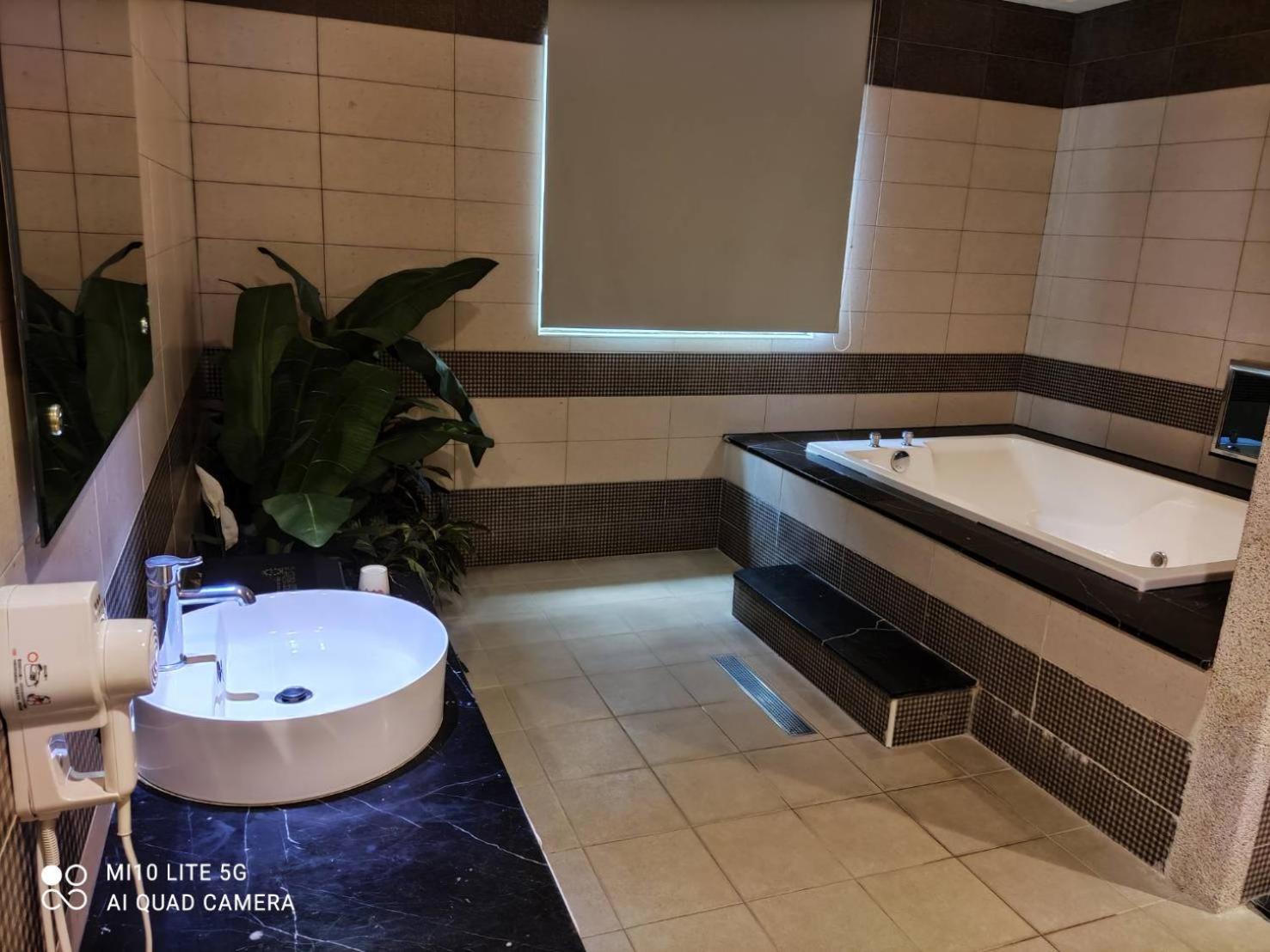 Jacuzzi