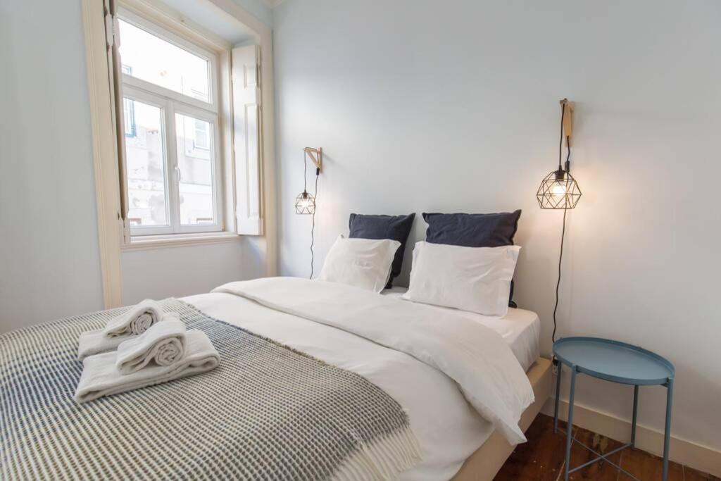 Quiet Charming Flat in Historic Alfama near Baixa view 3