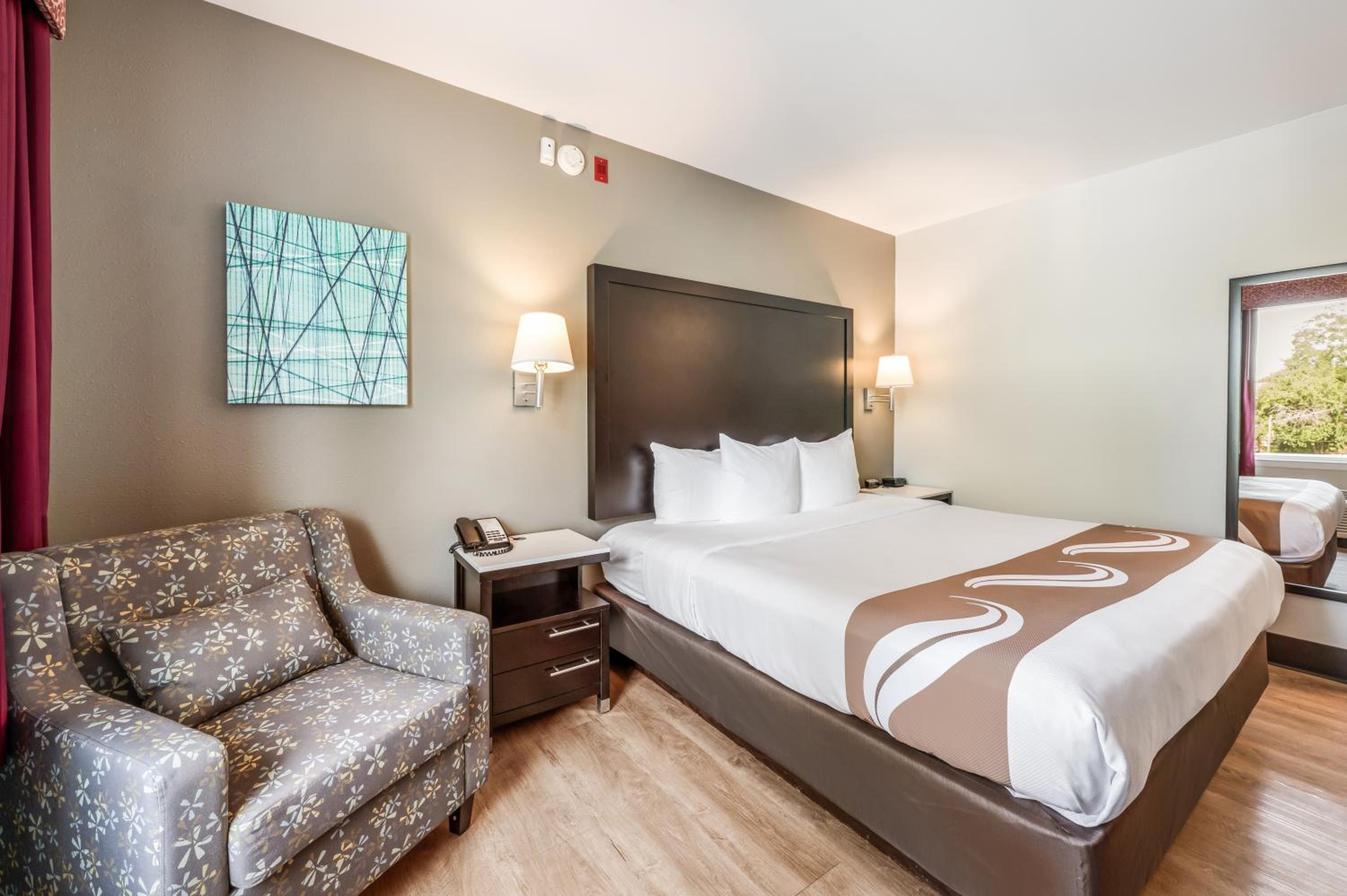 Poughkeepsie Vacations - Quality Inn Poughkeepsie - Property Image 23