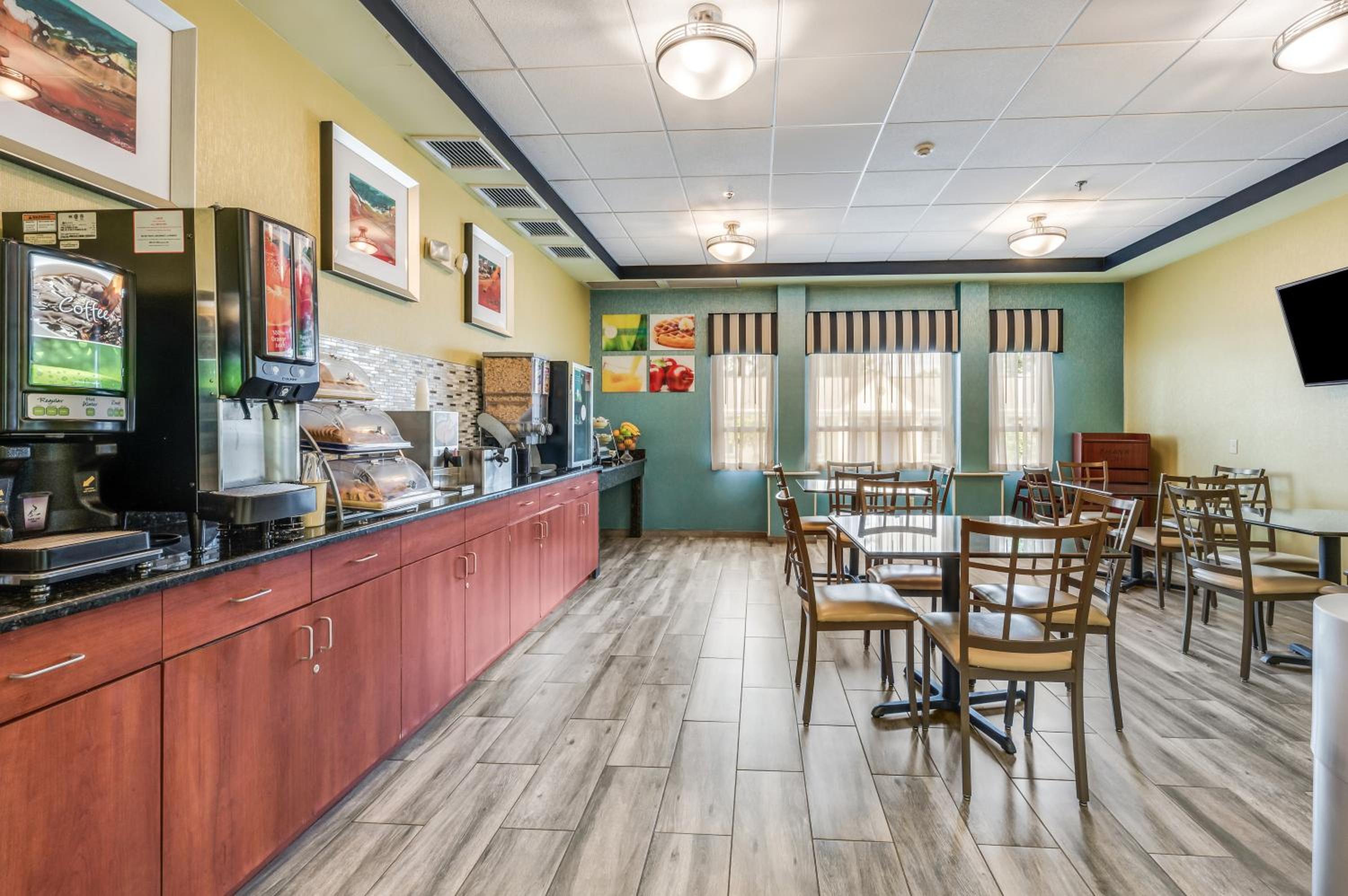 Poughkeepsie Vacations - Quality Inn Poughkeepsie - Property Image 26