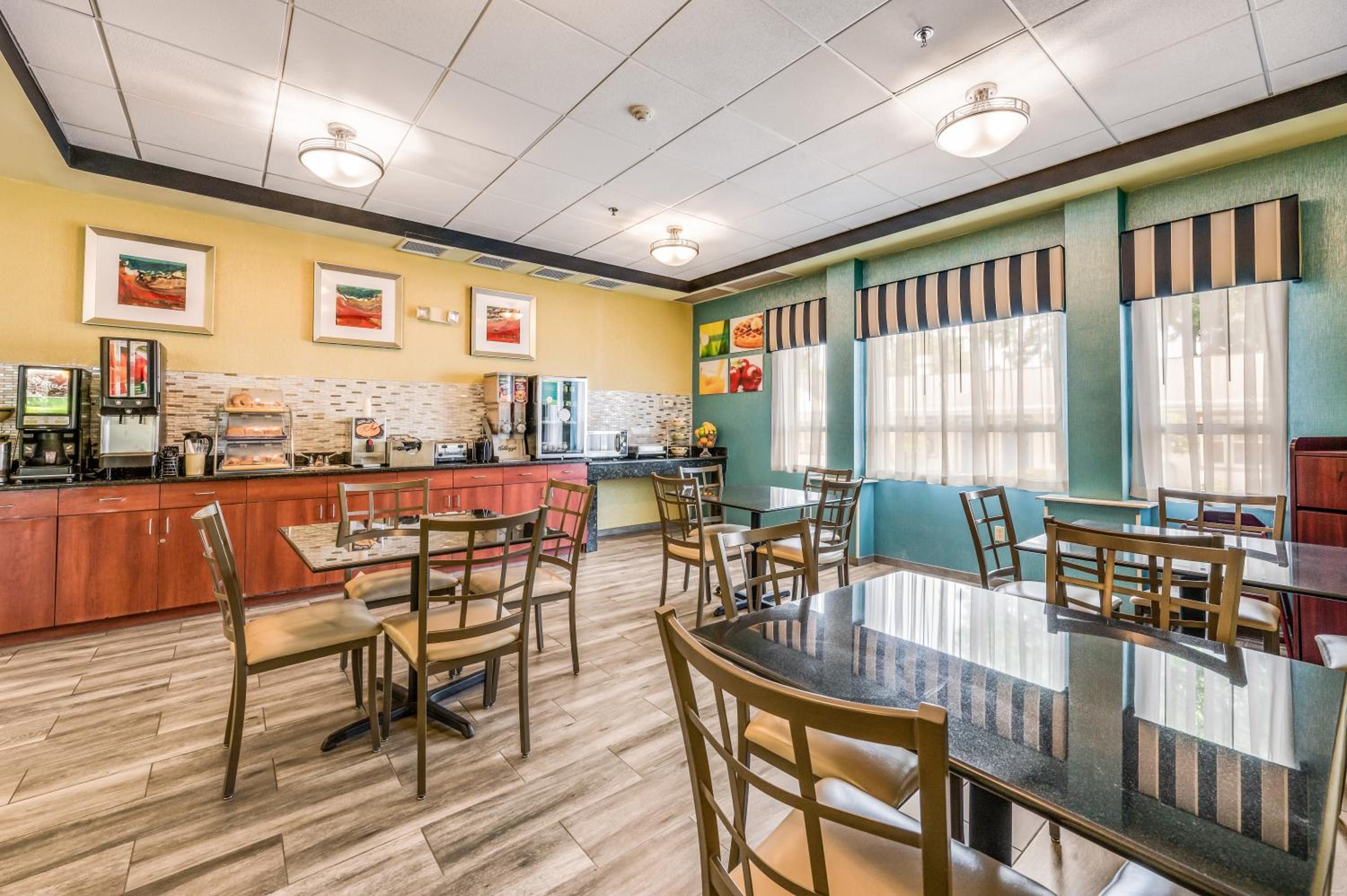 Poughkeepsie Vacations - Quality Inn Poughkeepsie - Property Image 24