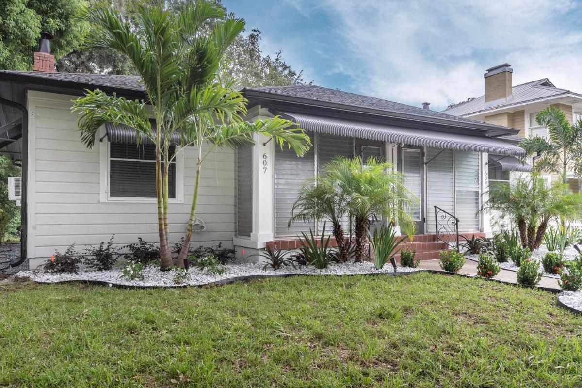 Cozy Apartments in the Triplex House, Historic District of Orlando