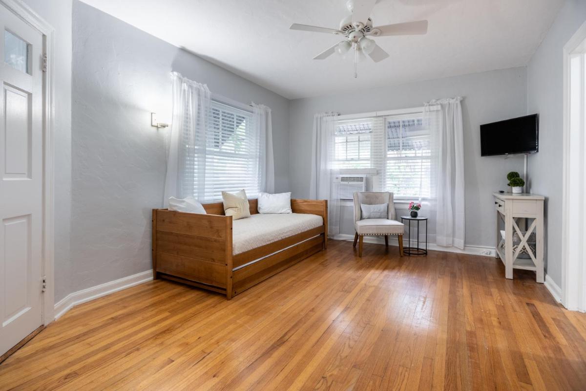 Cozy Apartments in the Triplex House, Historic District of Orlando