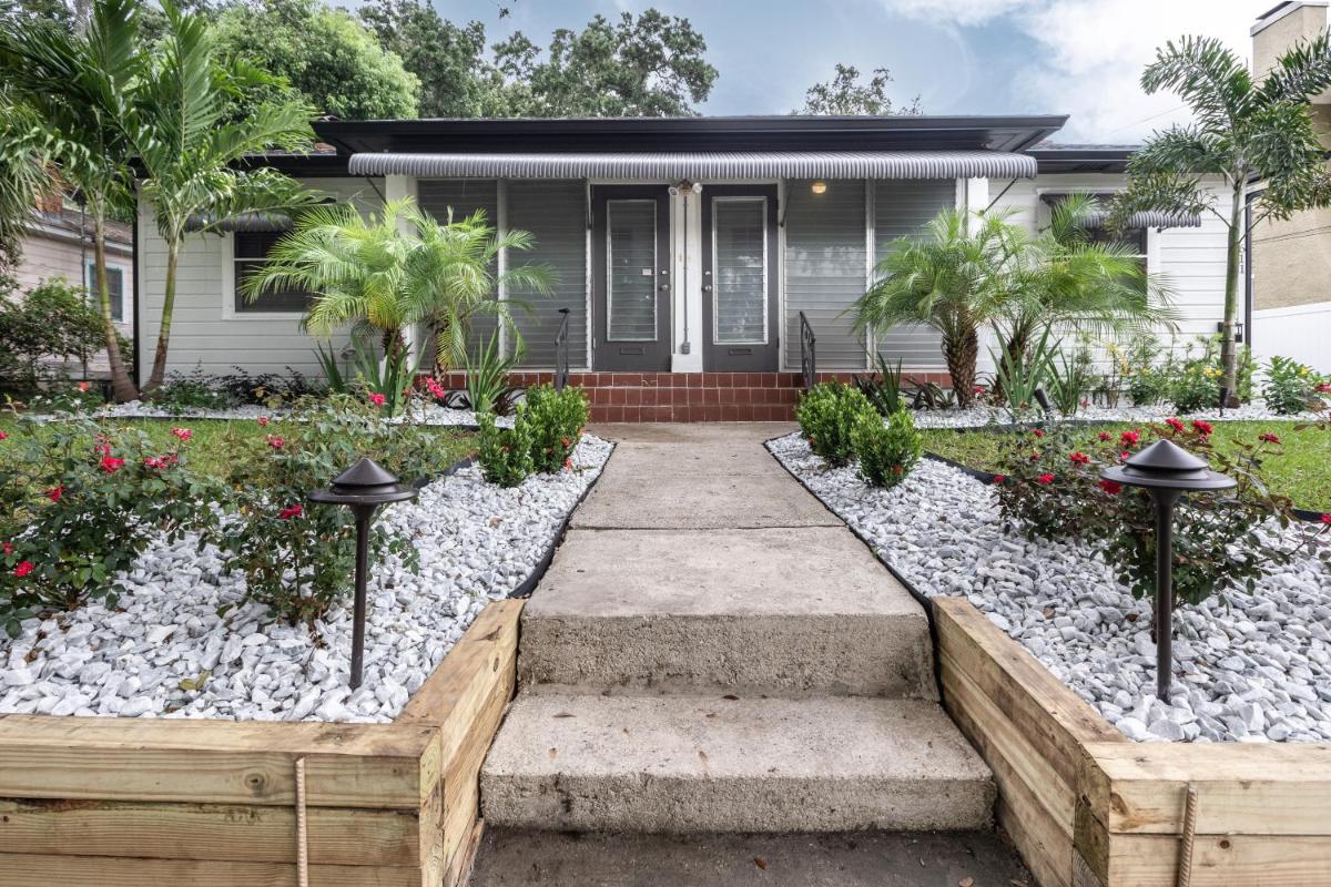 Cozy Apartments in the Triplex House, Historic District of Orlando