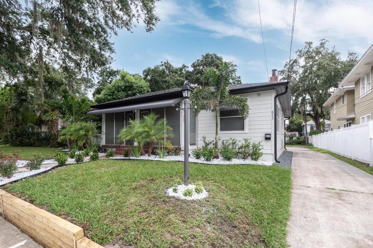 Cozy Apartments in the Triplex House, Historic District of Orlando