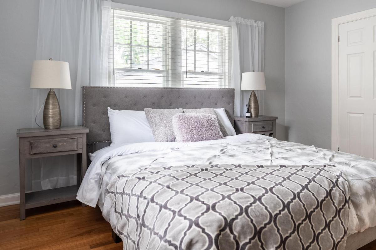 Cozy Apartments in the Triplex House, Historic District of Orlando