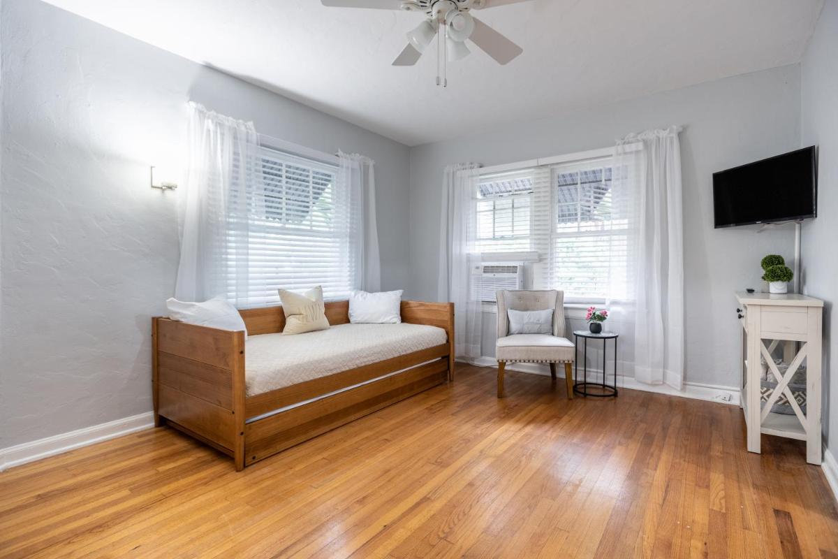 Cozy Apartments in the Triplex House, Historic District of Orlando