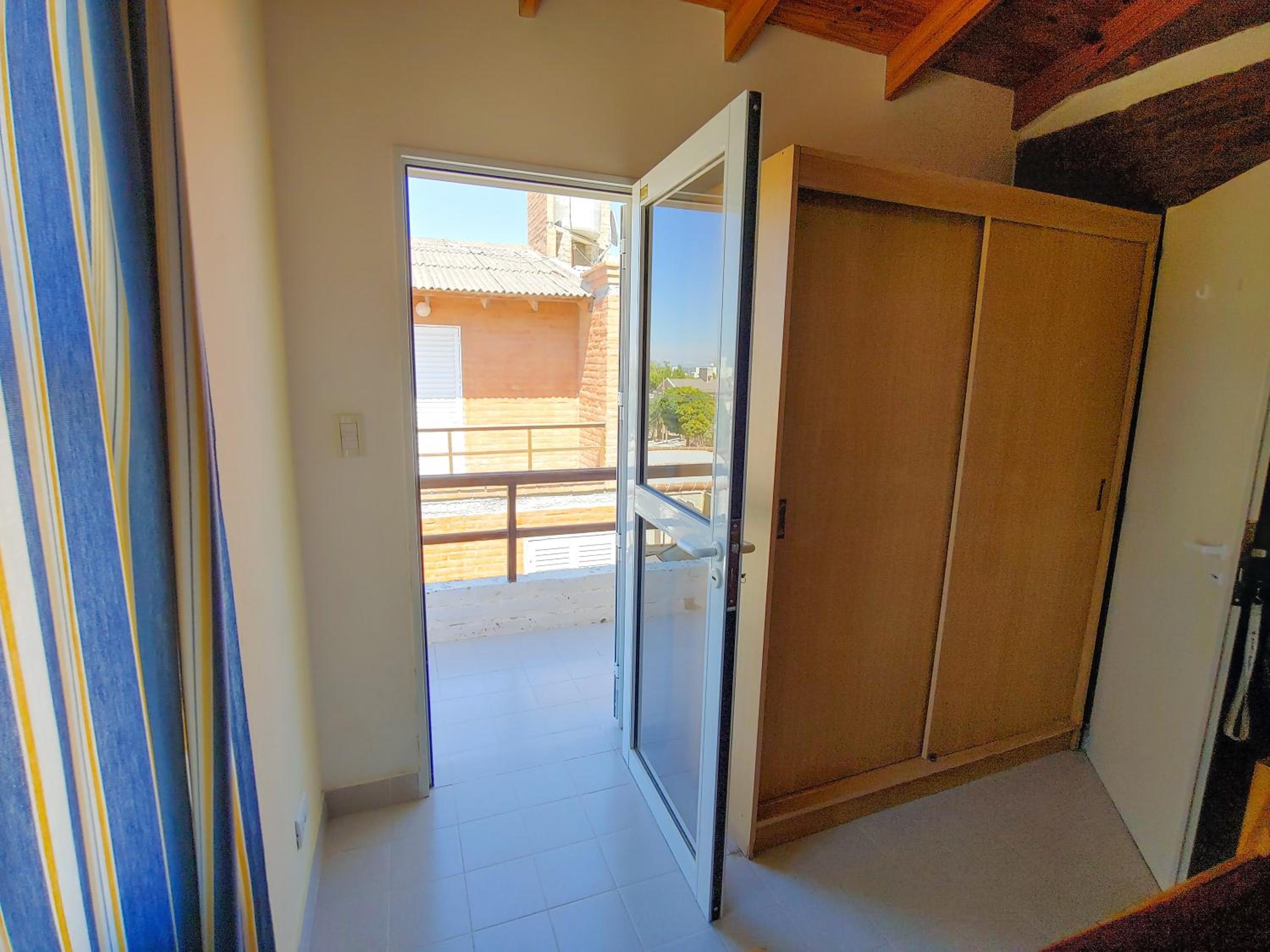 Ruca Kiñe Hostel