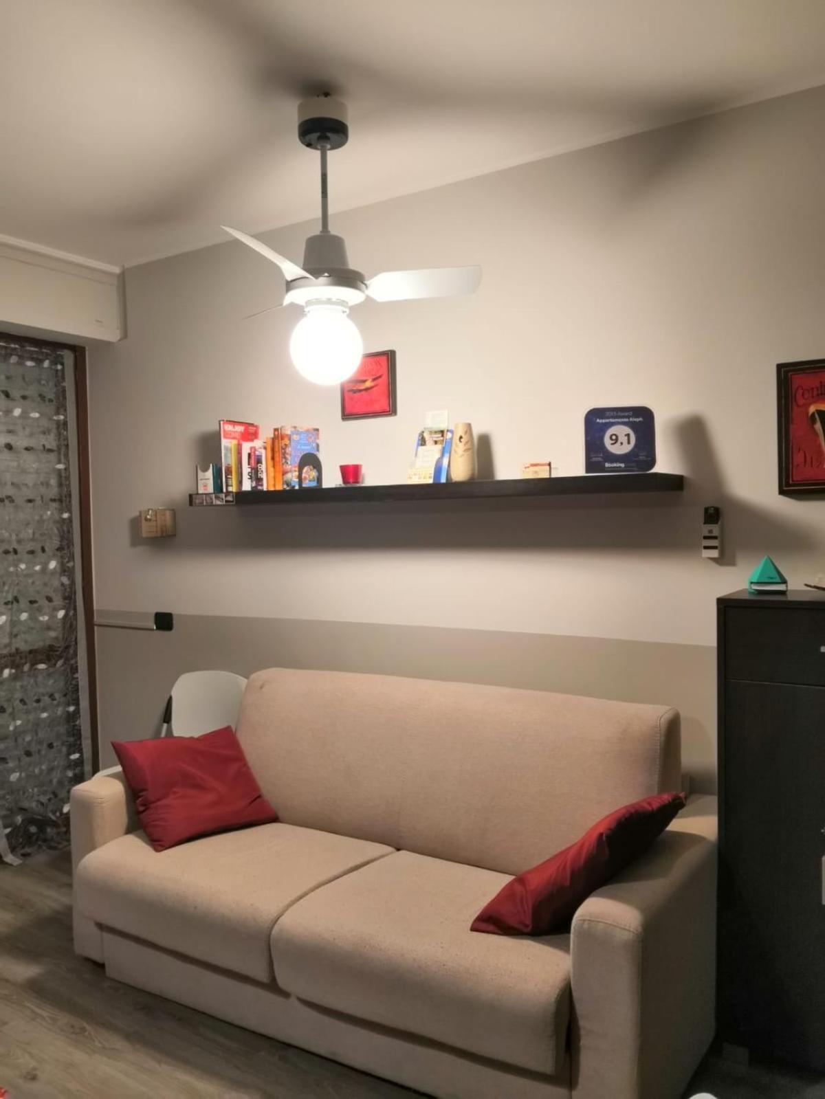Appartamento Aleph with private parking, next train station