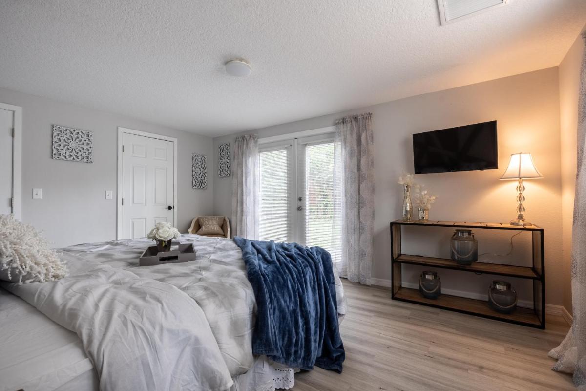 Cozy Apartments in the Triplex House, Historic District of Orlando