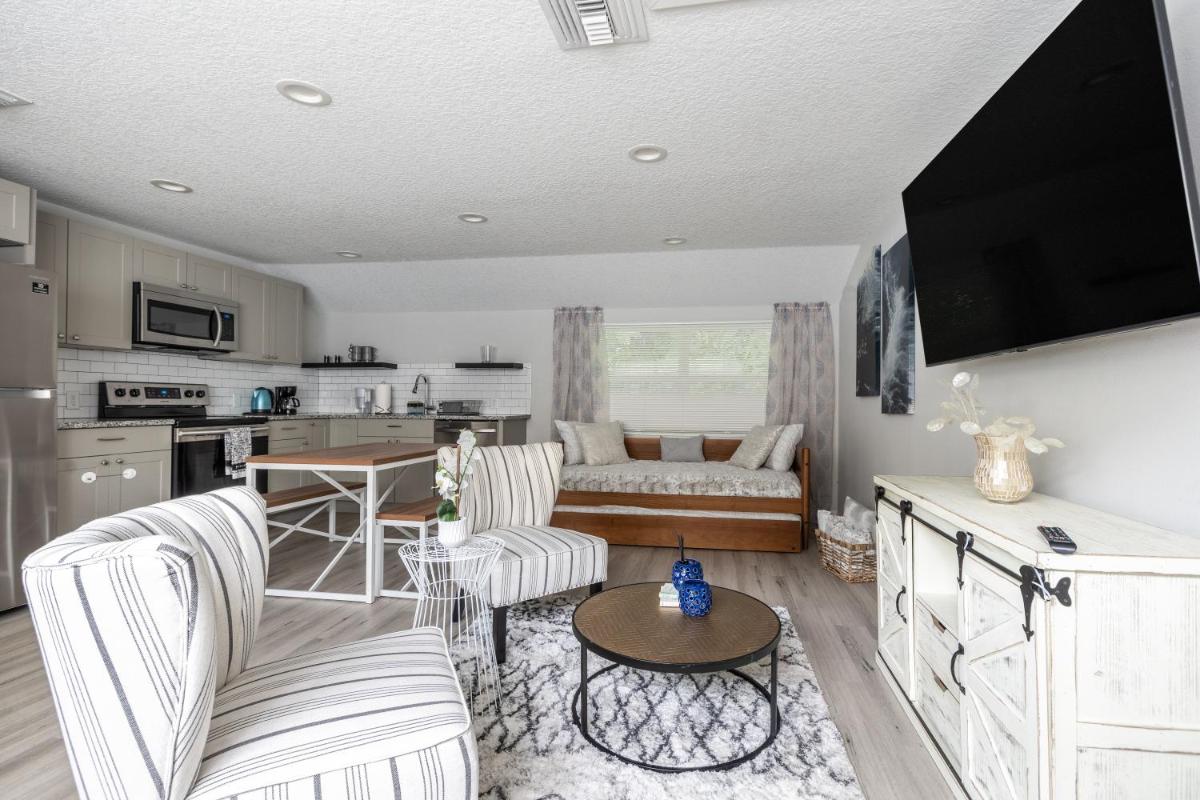 Cozy Apartments in the Triplex House, Historic District of Orlando