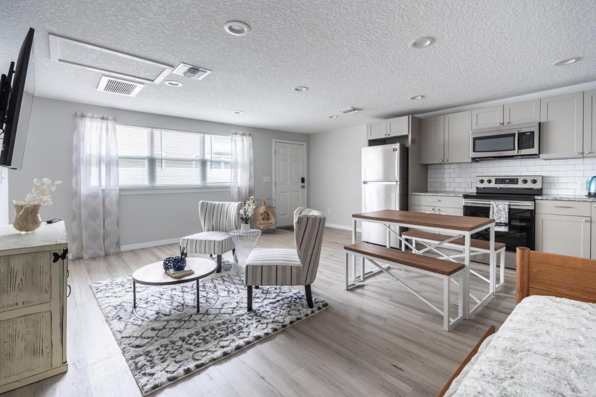 Cozy Apartments in the Triplex House, Historic District of Orlando