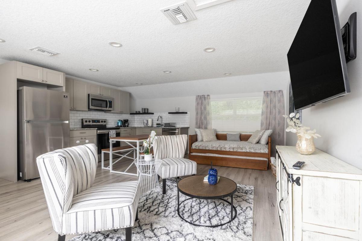 Cozy Apartments in the Triplex House, Historic District of Orlando