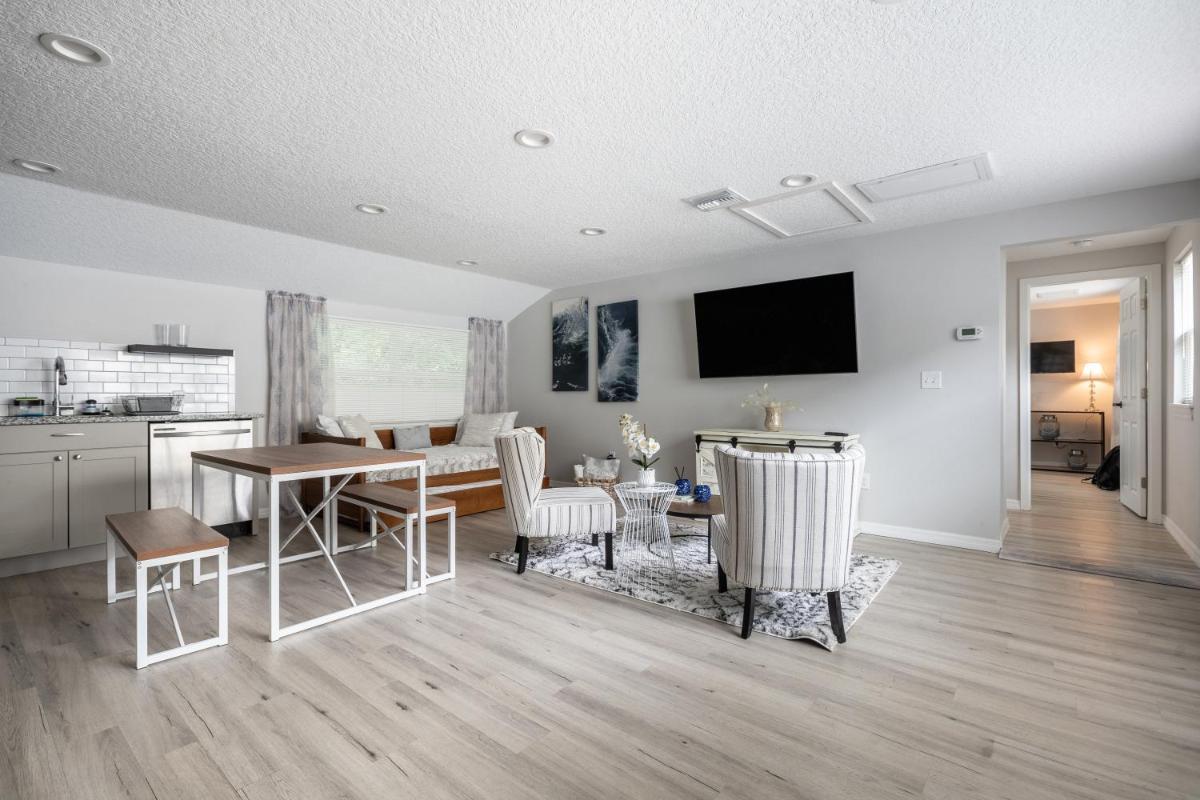 Cozy Apartments in the Triplex House, Historic District of Orlando