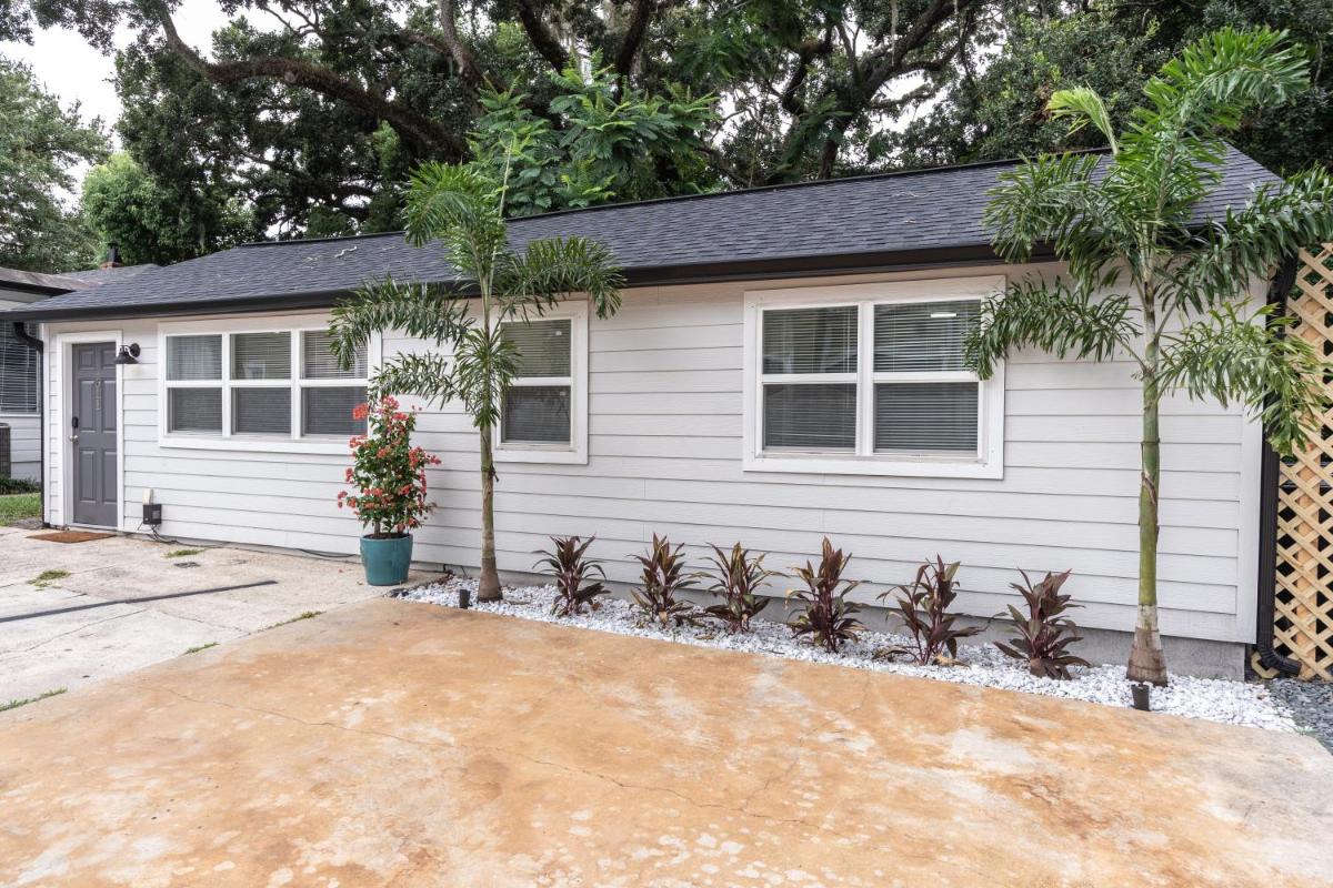 Cozy Apartments in the Triplex House, Historic District of Orlando