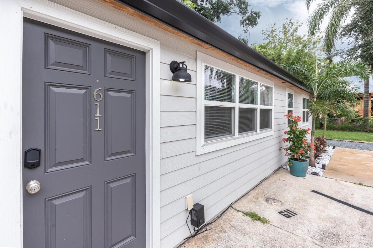 Cozy Apartments in the Triplex House, Historic District of Orlando