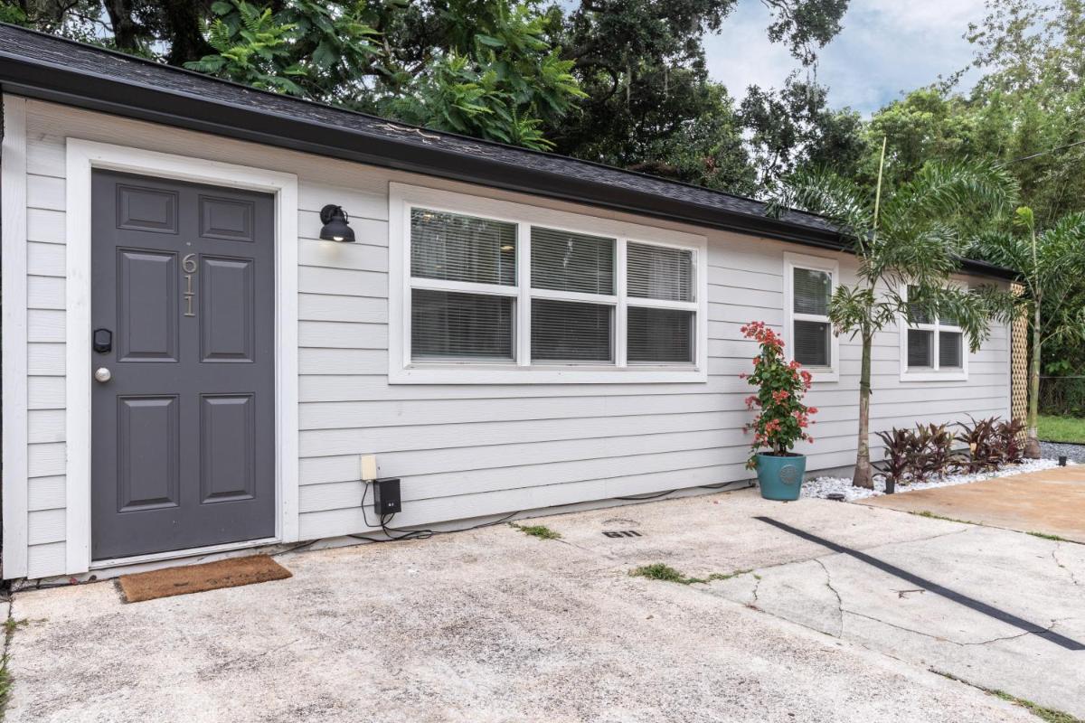 Cozy Apartments in the Triplex House, Historic District of Orlando