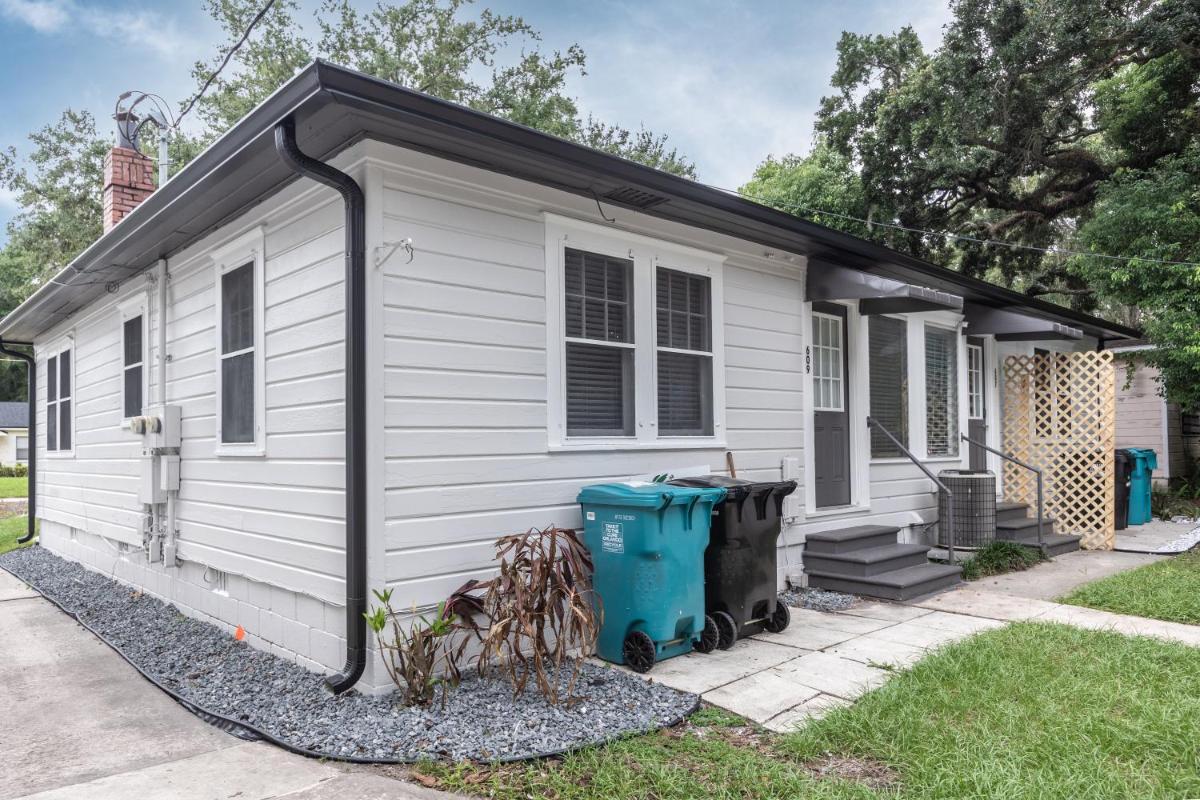 Cozy Apartments in the Triplex House, Historic District of Orlando