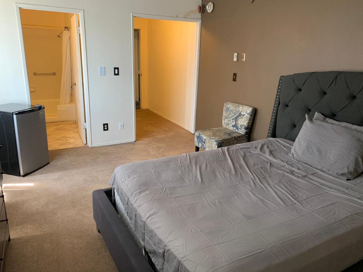 Deluxe Hotel Style Unit (B08) - Image 5