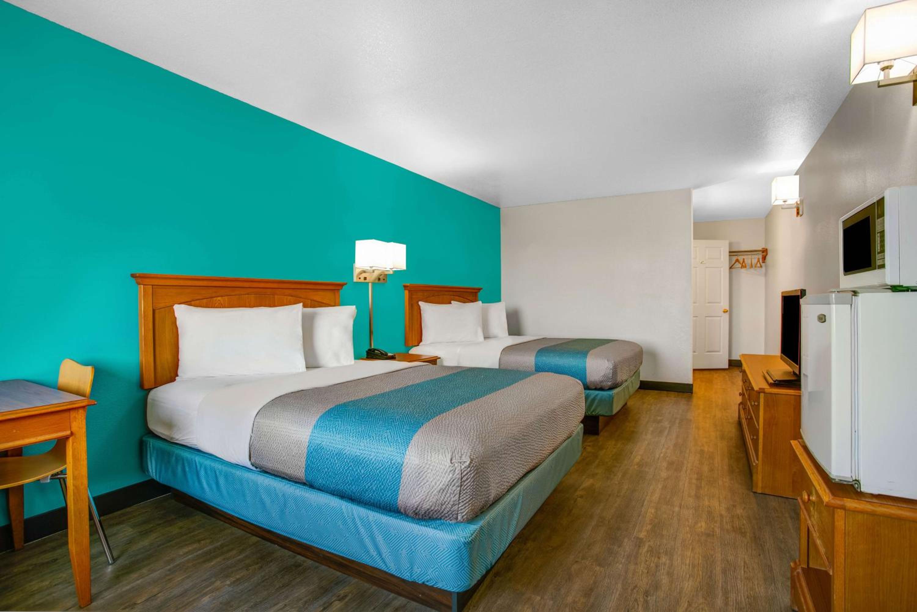 Baker City Vacations - Motel 6-Baker City, OR - Property Image 3