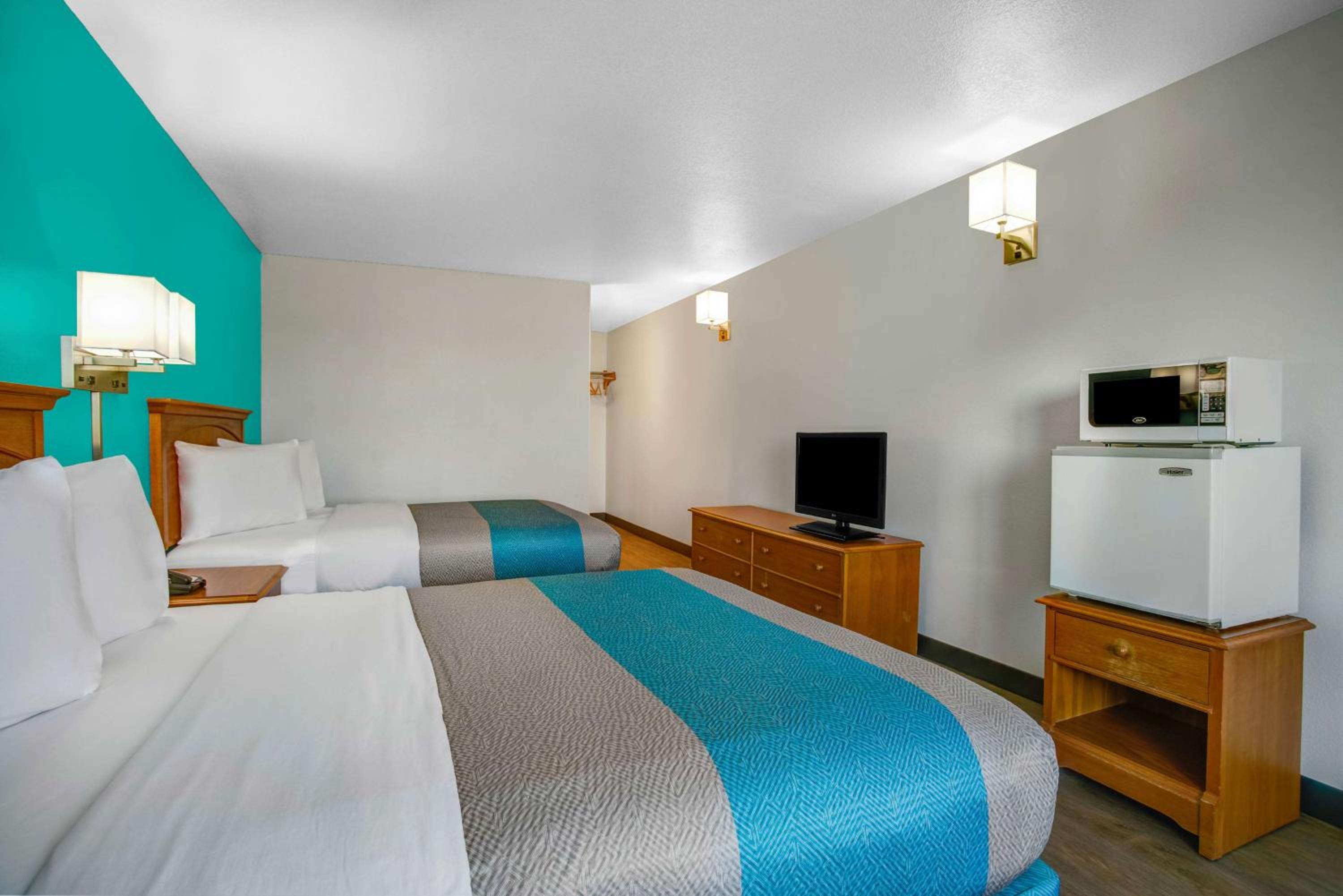 Baker City Vacations - Motel 6-Baker City, OR - Property Image 4